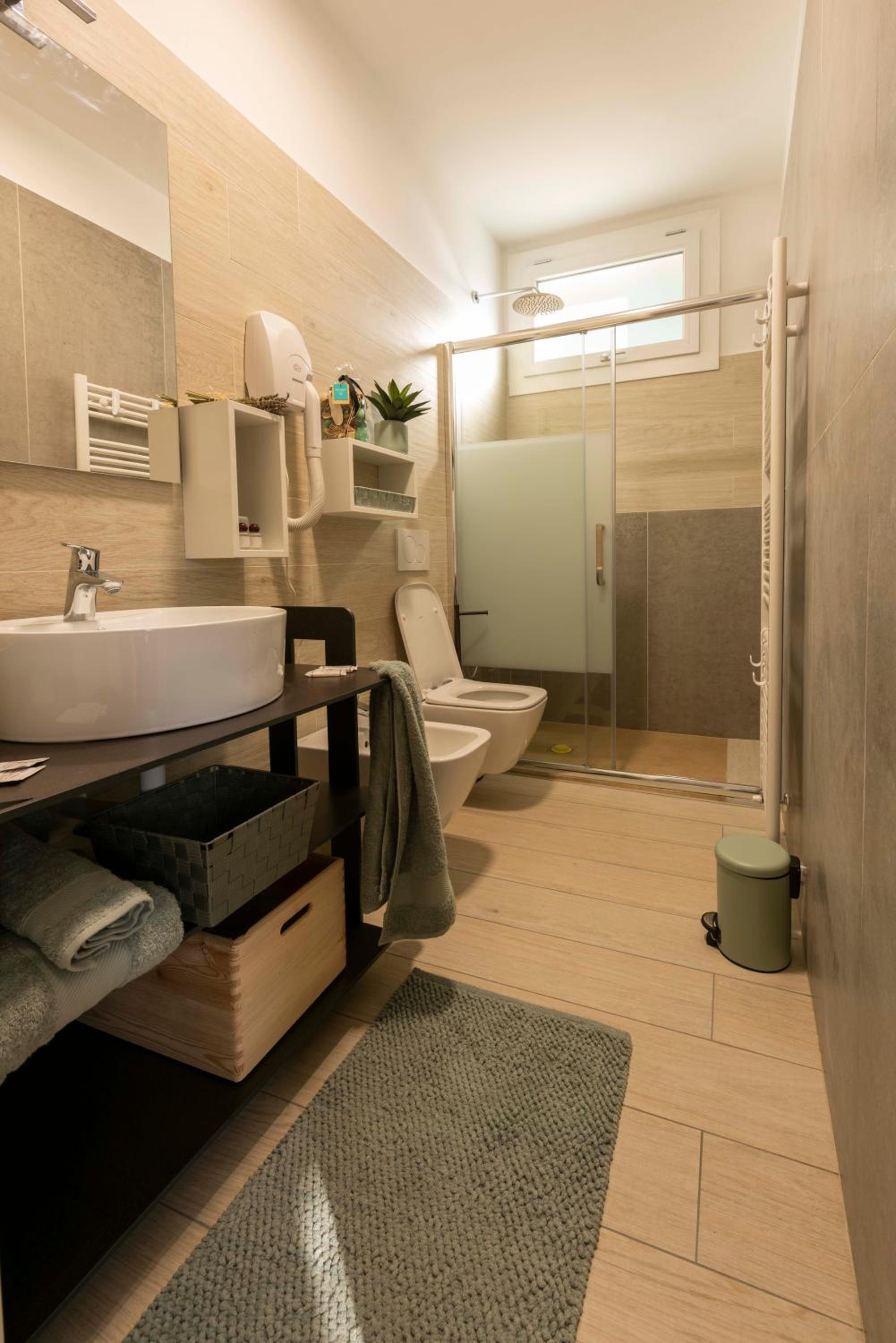 Double or Twin Room with Private Bathroom photo 3