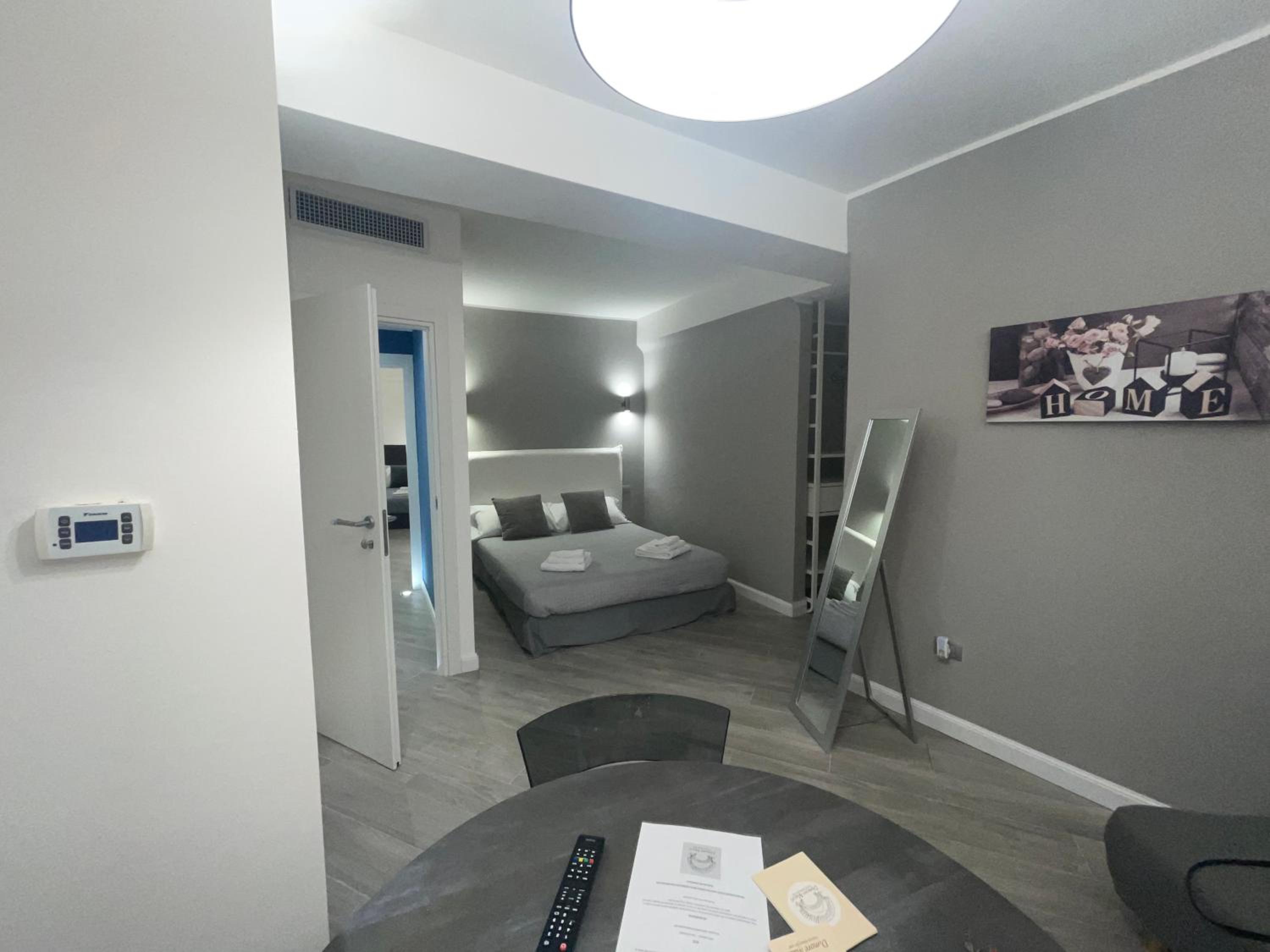 One-Bedroom Apartment - Photo 31