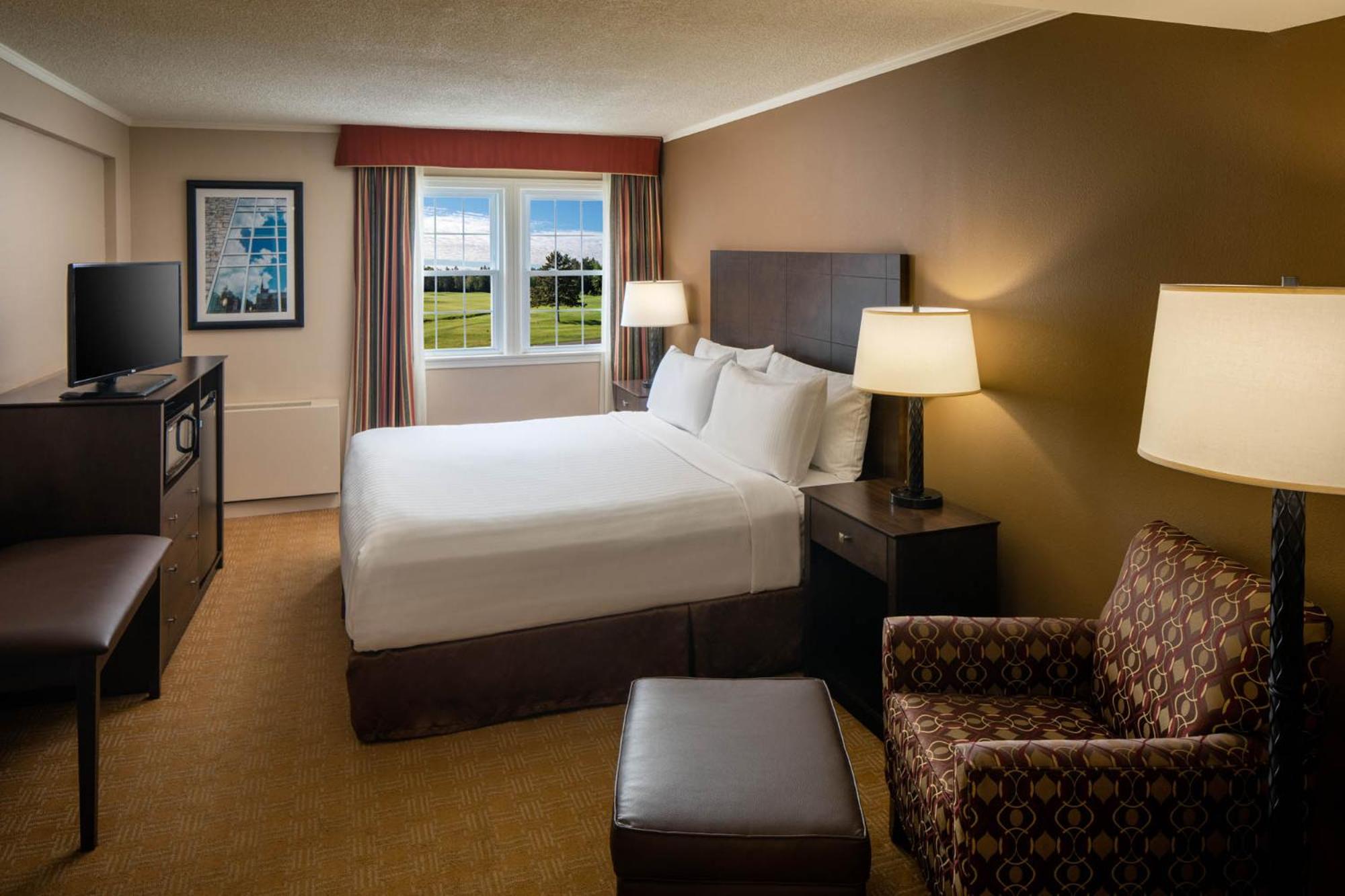 King Room with Walk-In Shower - Disability/Non-Smoking photo 1