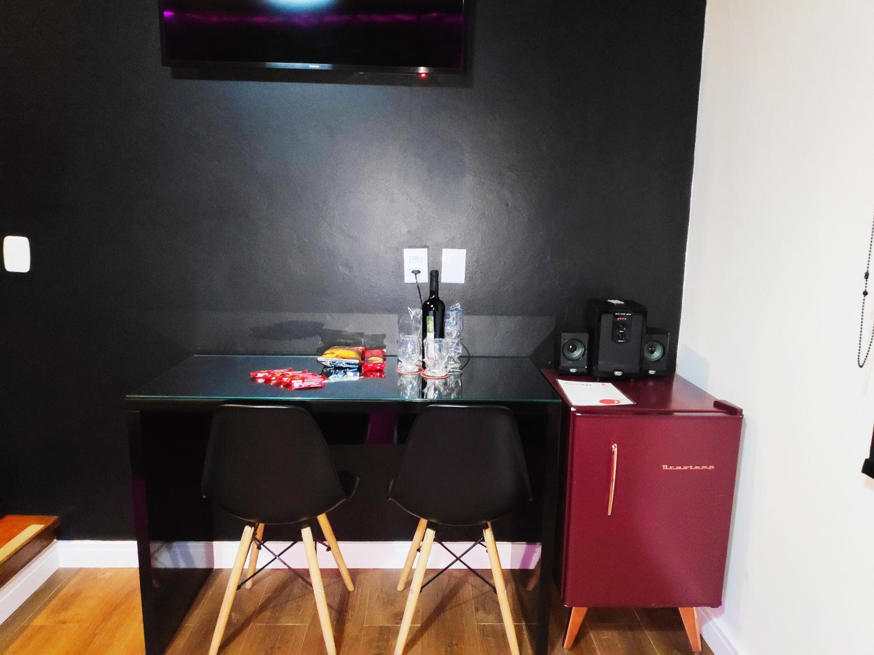 Deluxe Double Room with Bath - Photo 15