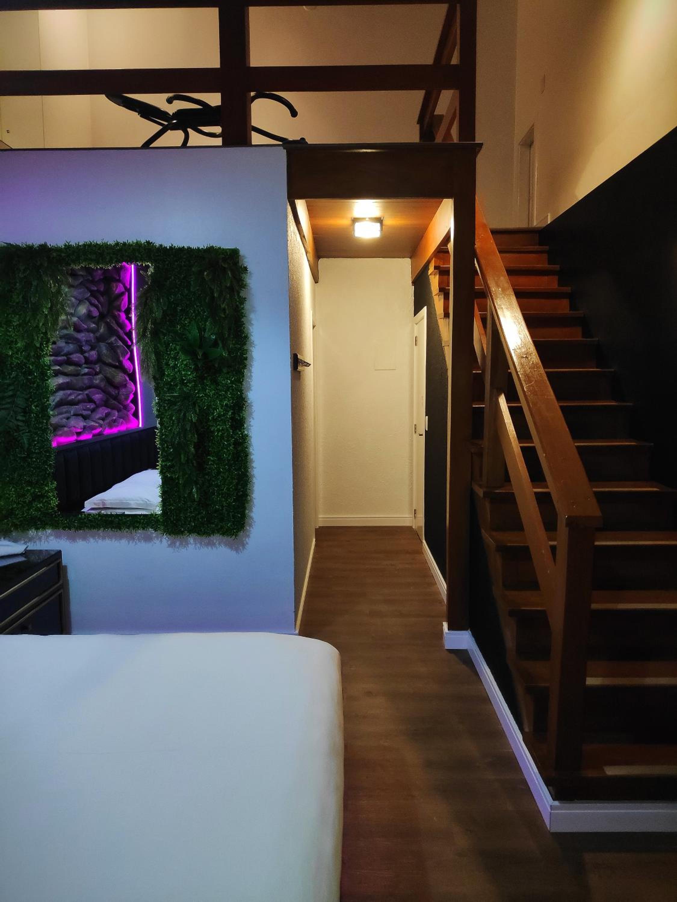 Deluxe Double Room with Bath - Photo 14