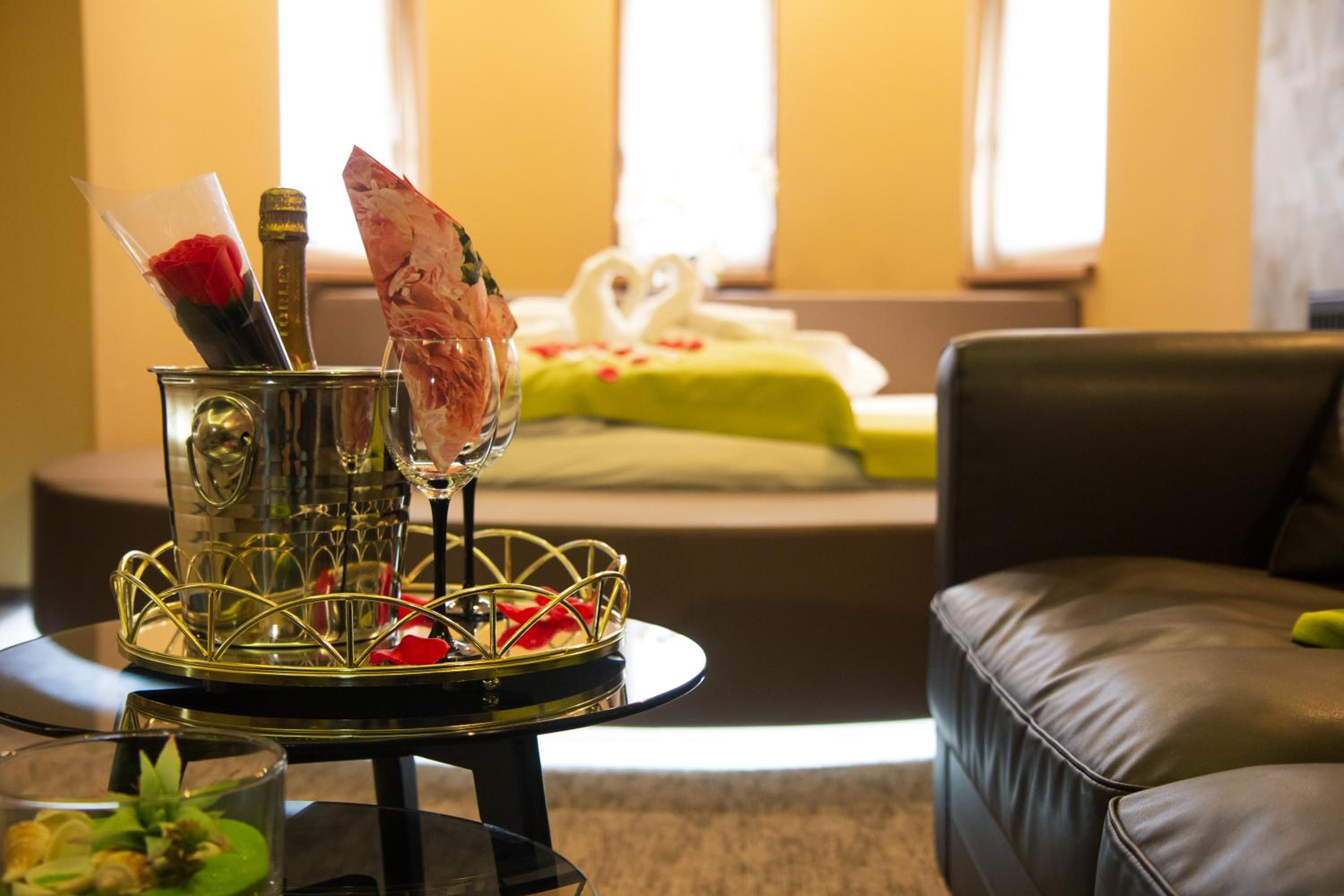 Deluxe Queen Room - Photo 5