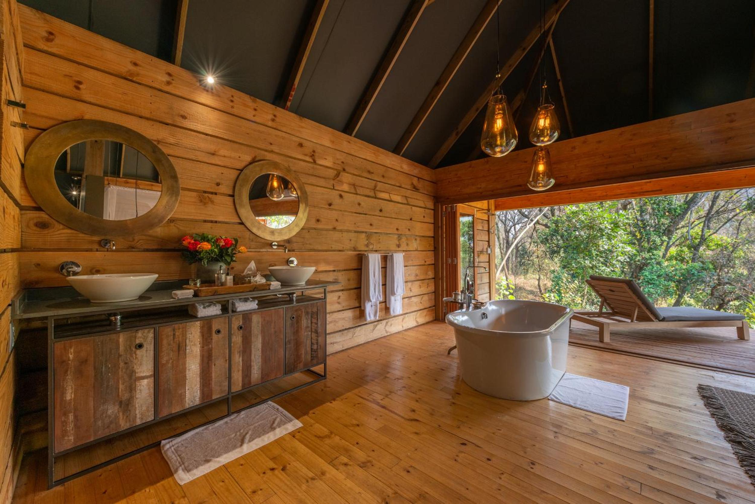 Jackalberry Upmarket Timber Suite photo 3