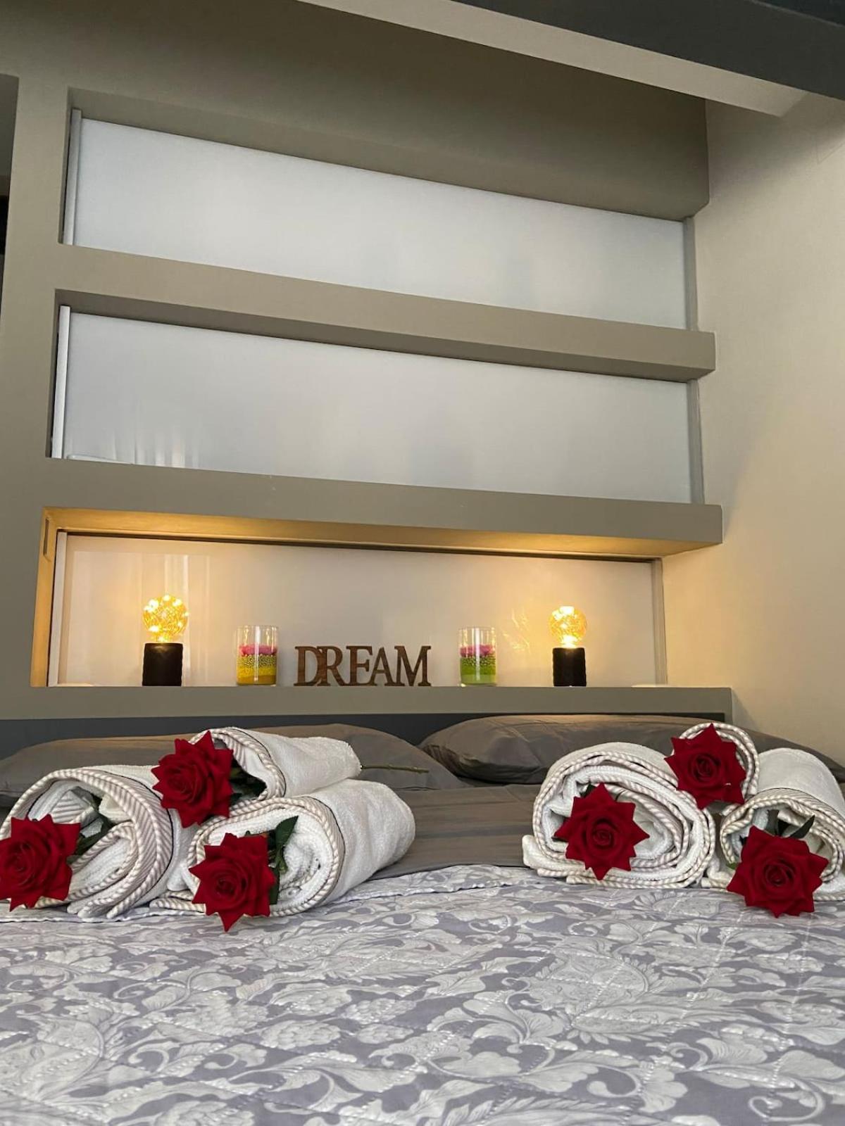 One-Bedroom Apartment - Photo 79