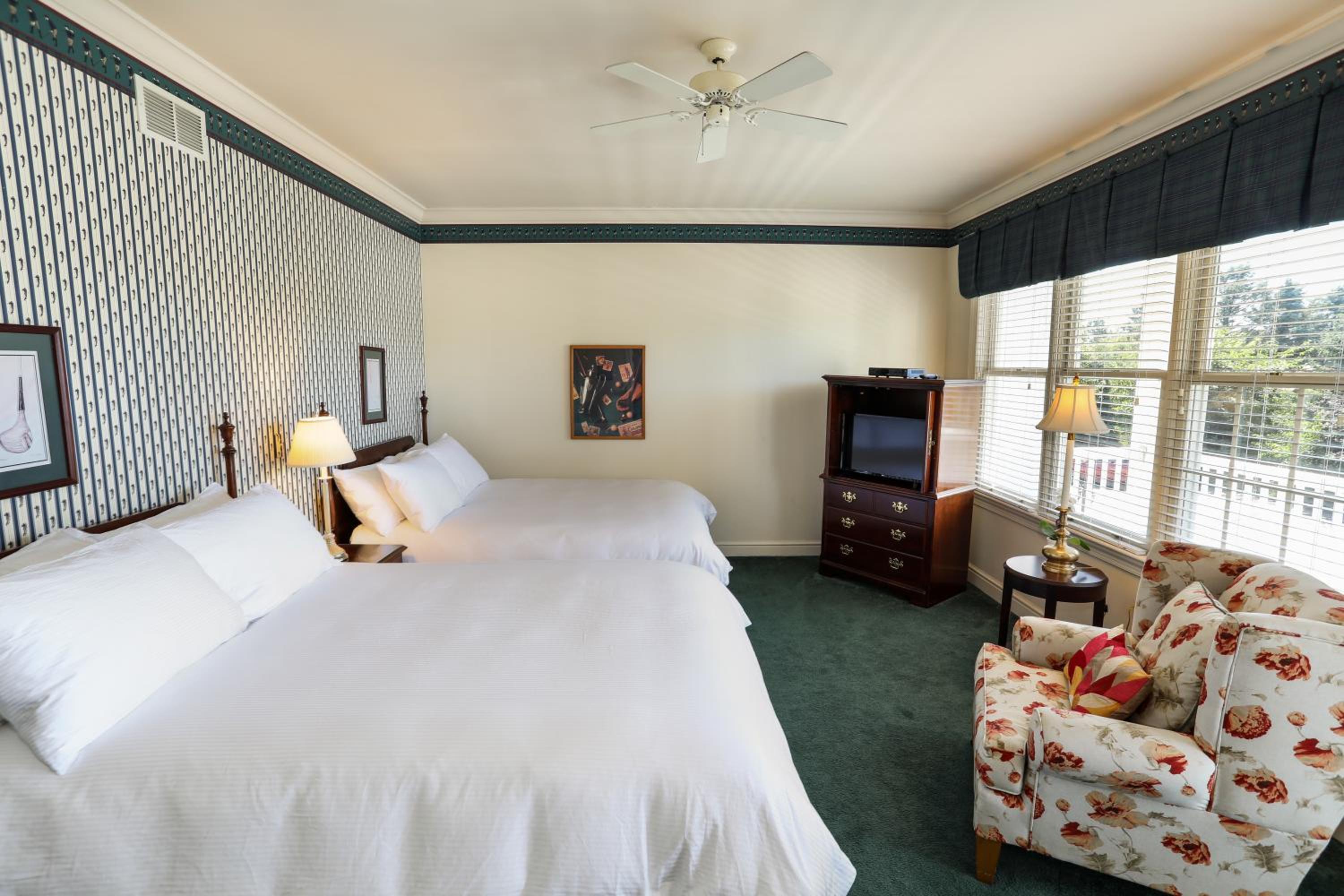 Twin Room with Bath photo 1