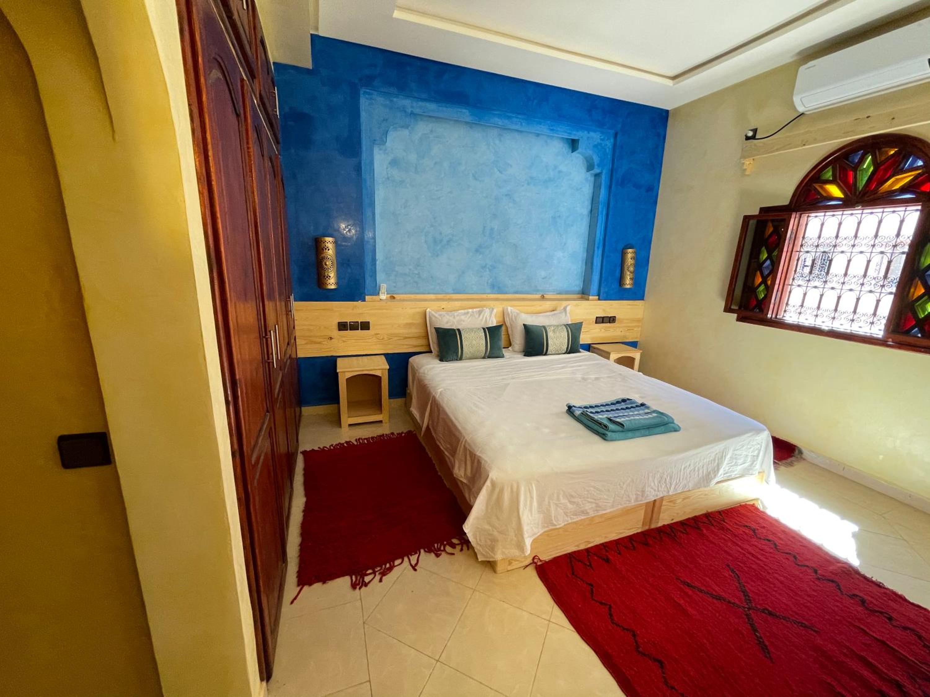 Two-Bedroom Apartment - Photo 45