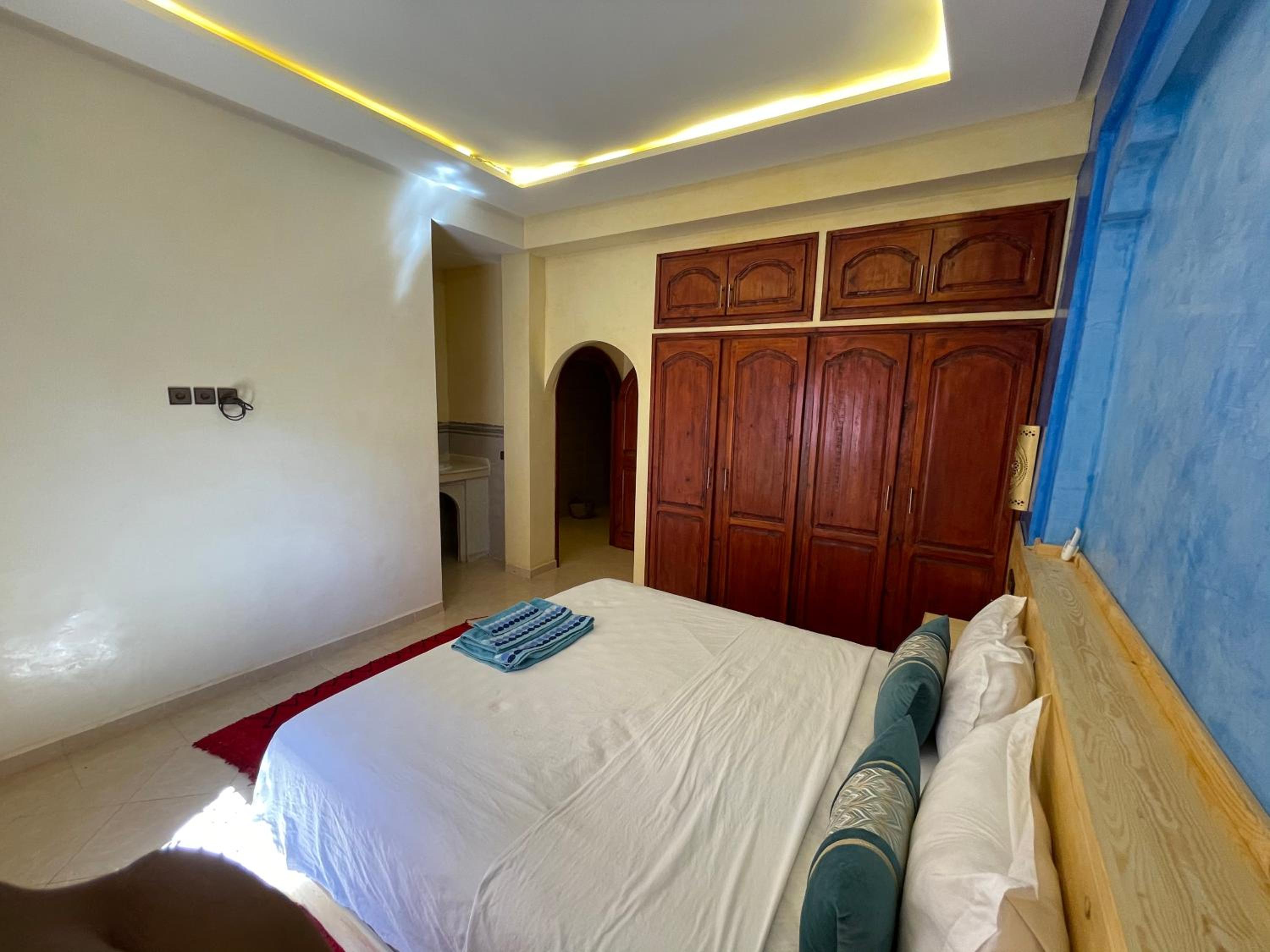 Two-Bedroom Apartment - Photo 44