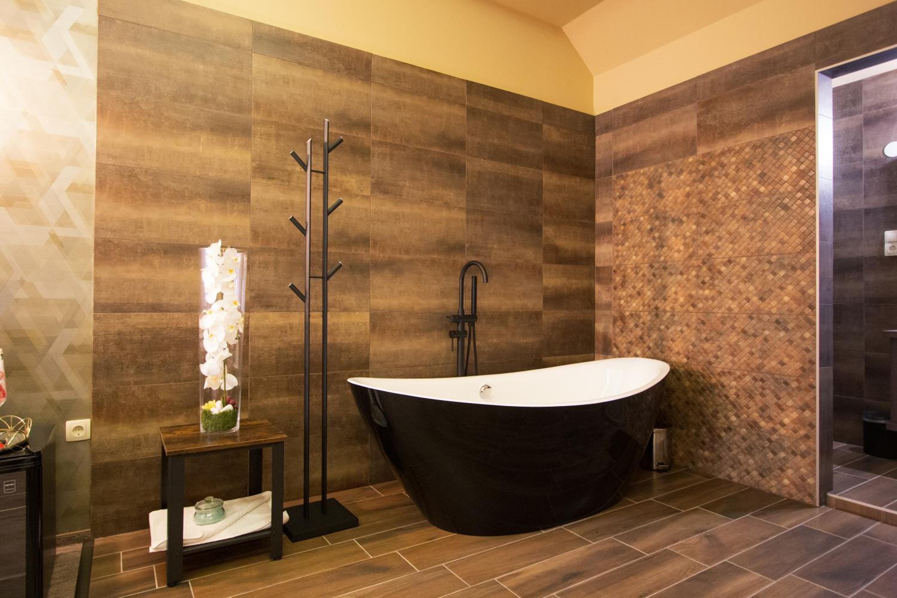 Deluxe Queen Room - Photo 3