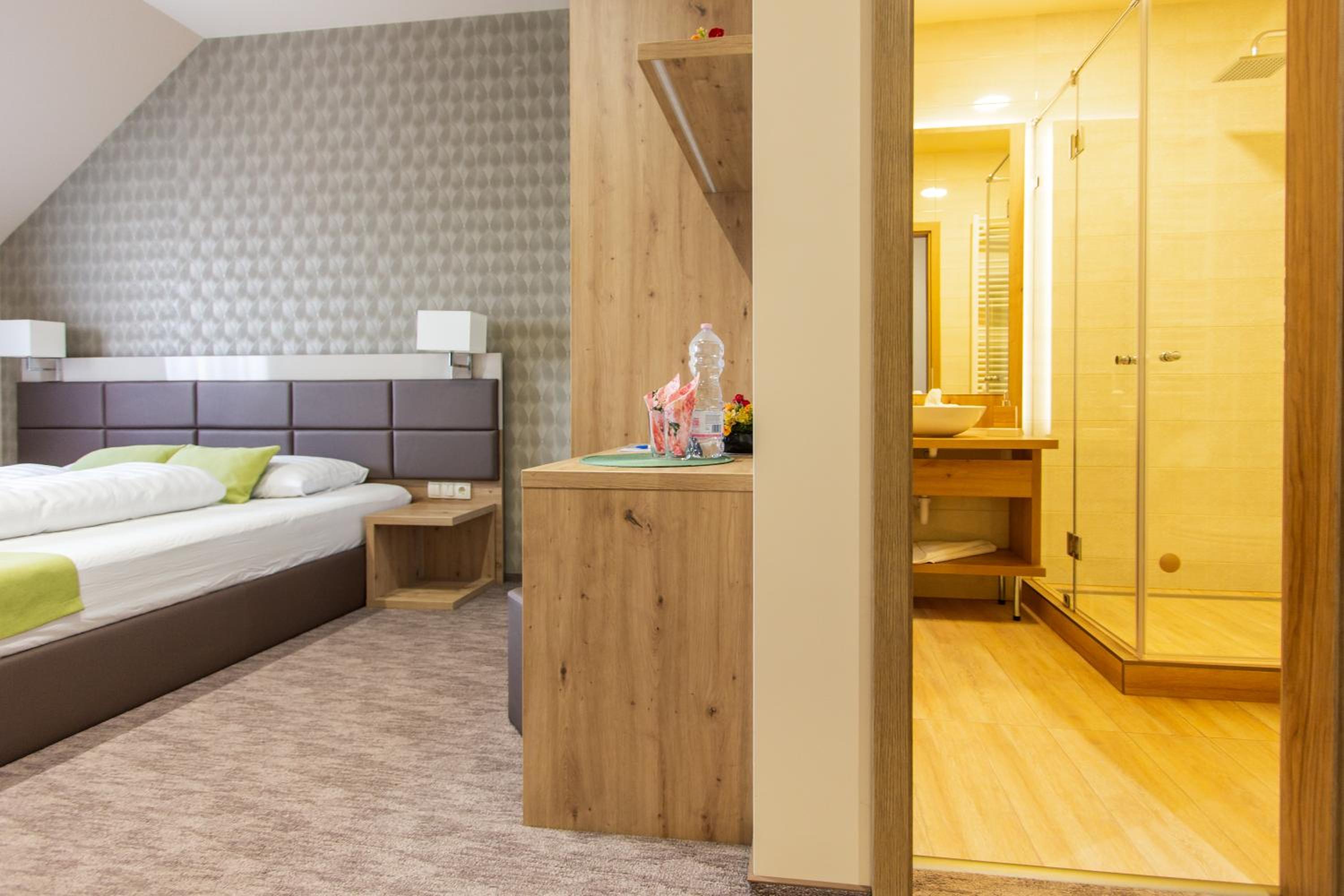 Small Double Room - Photo 1