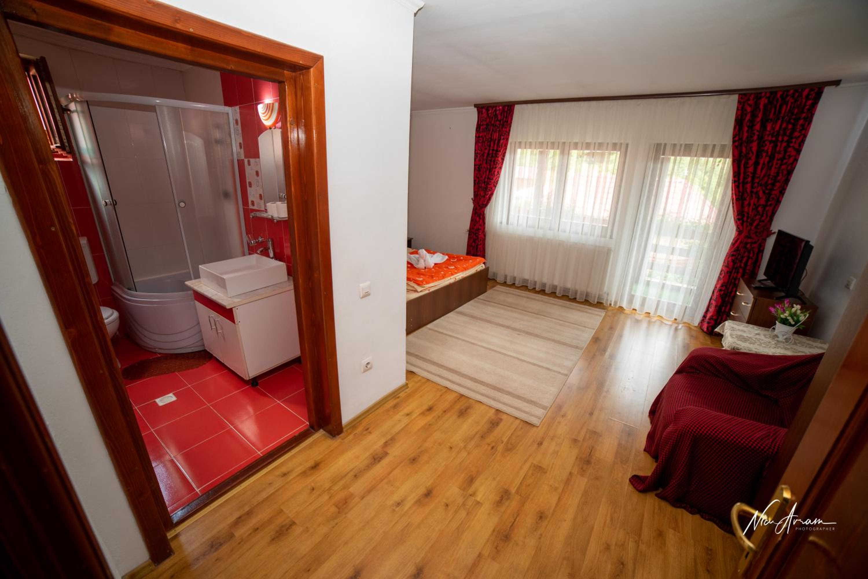 Double Room - Photo 7