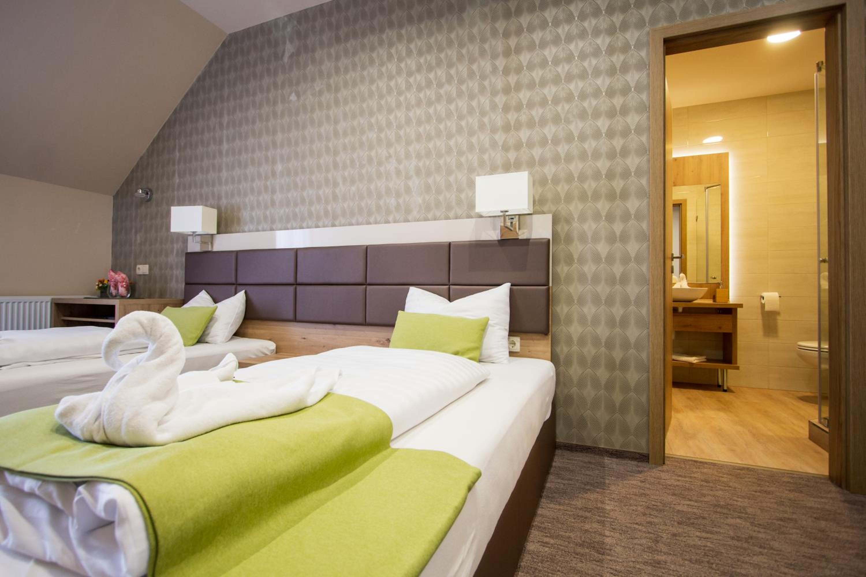 Standard Double or Twin Room with Balcony photo 2