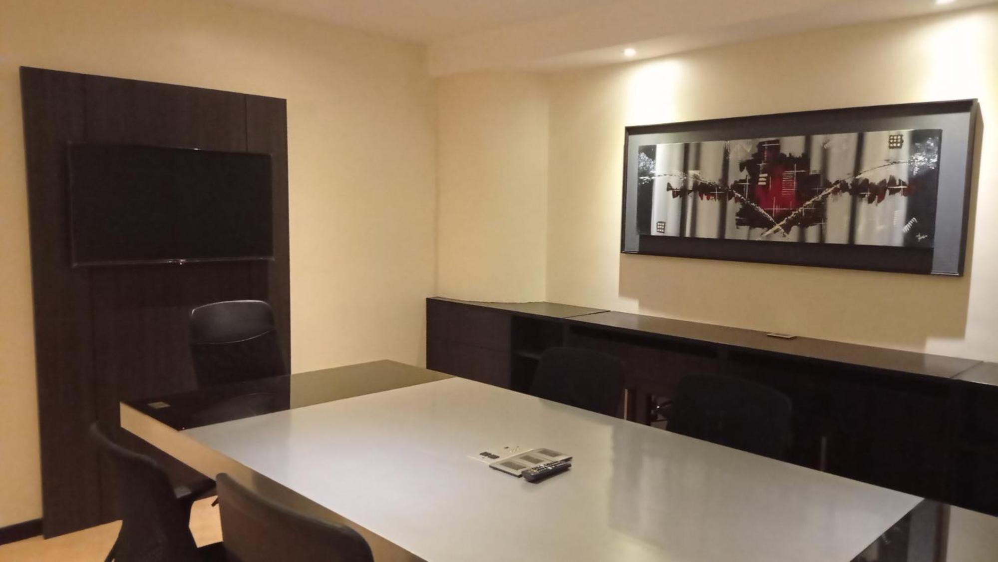 Executive Suite photo 2