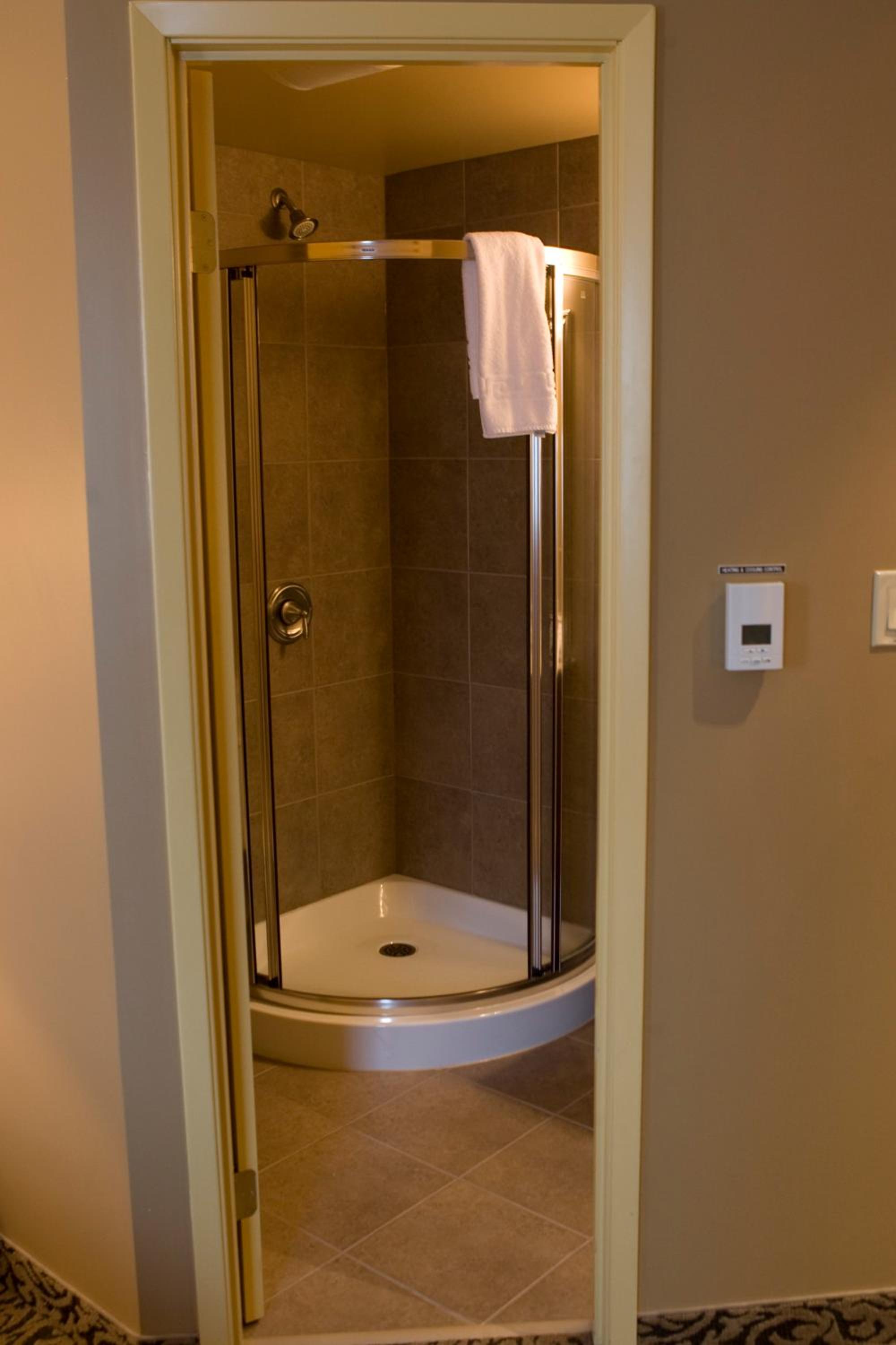 One-Bedroom King Suite - Non-Smoking - Photo 8