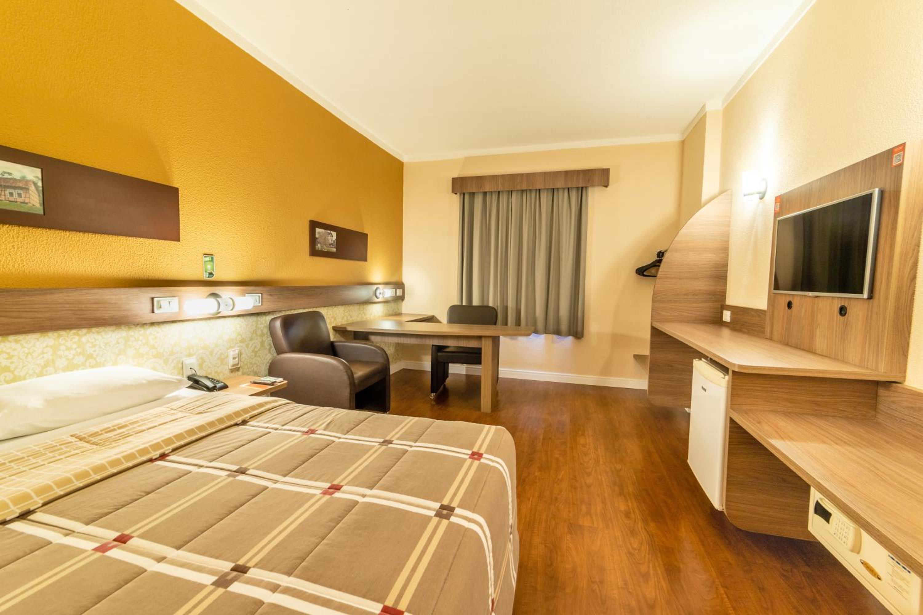 Standard Room with One Double Bed photo 2