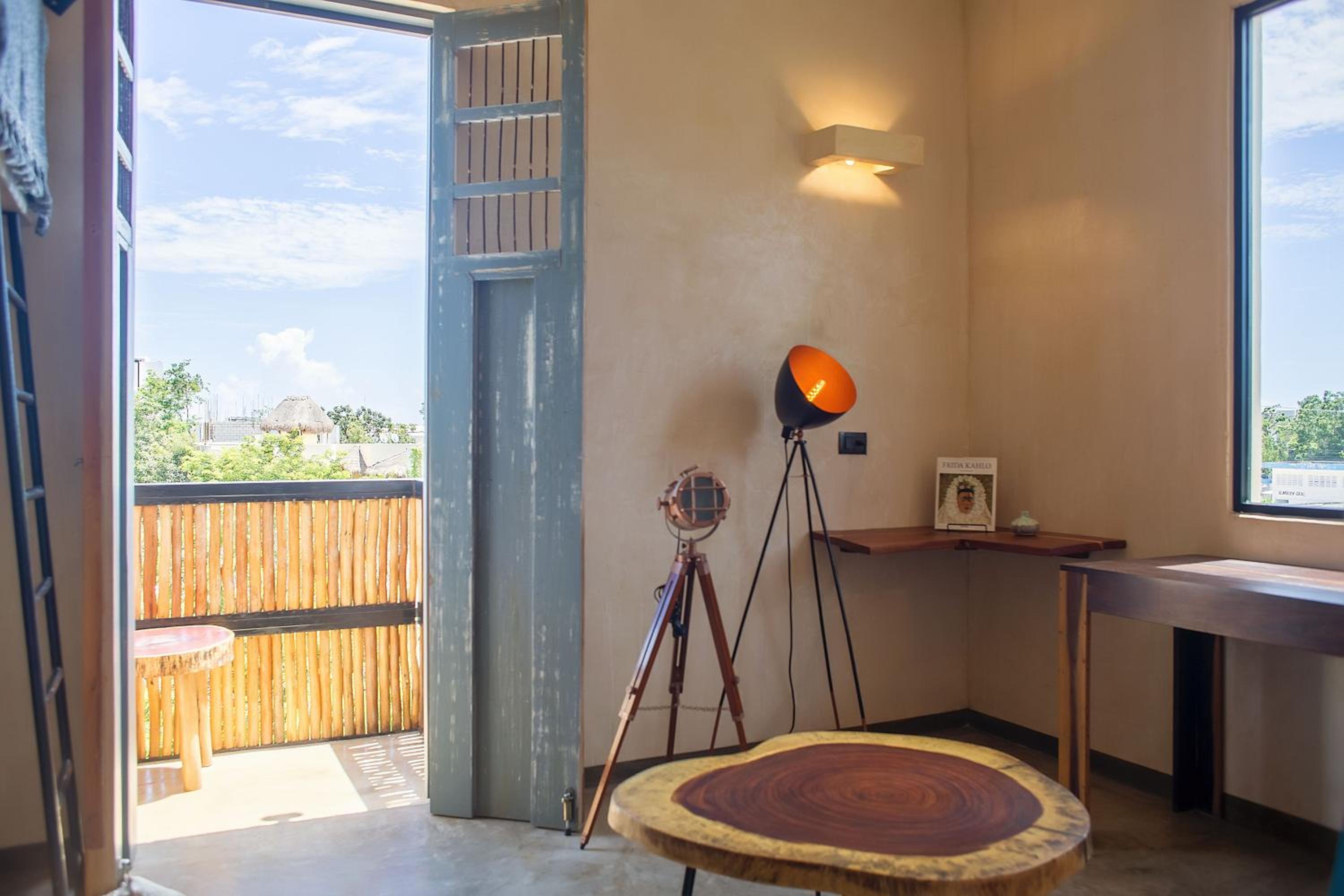 Twin Room with Balcony - Photo 6