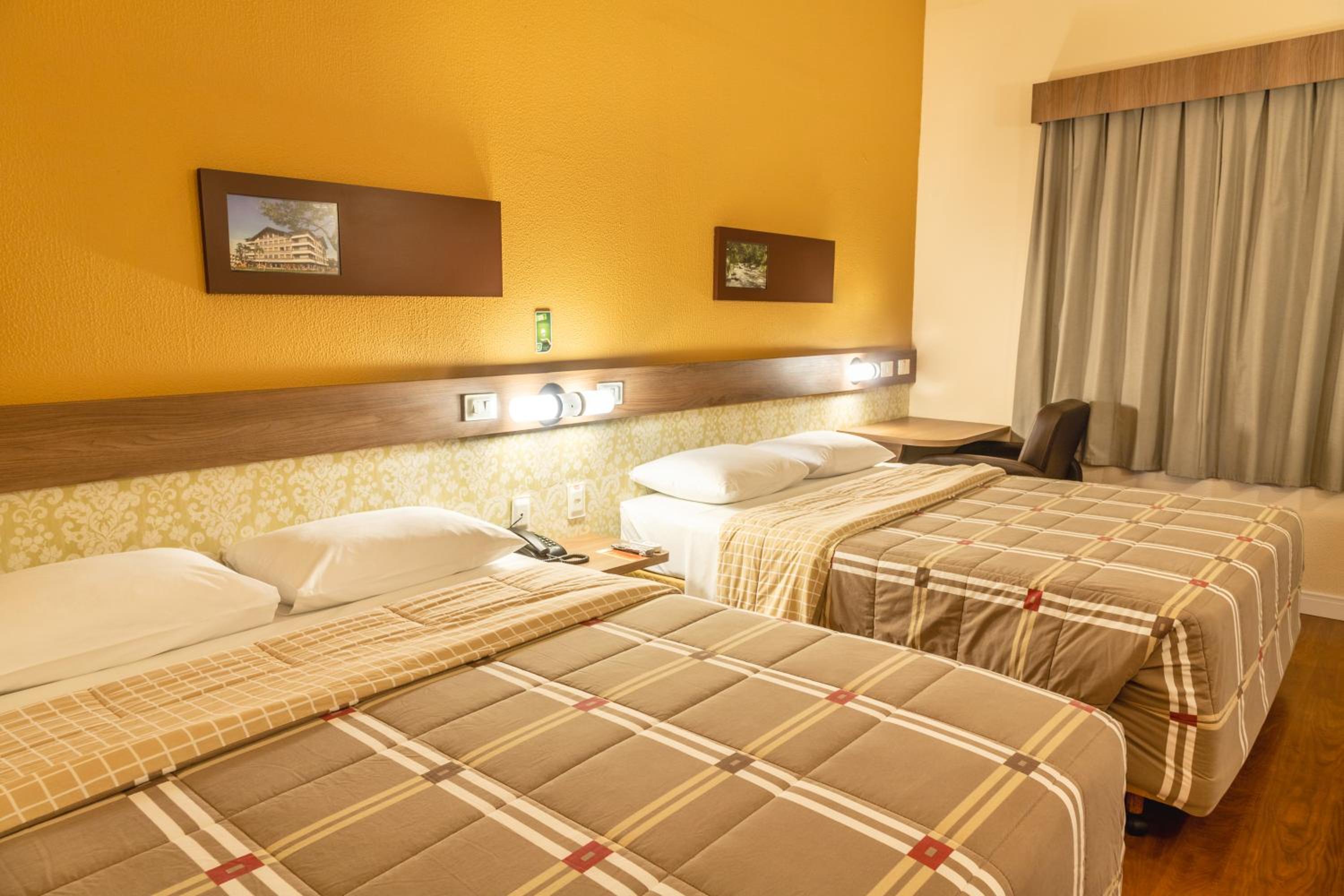 Standard Room with Two Double Beds photo 2