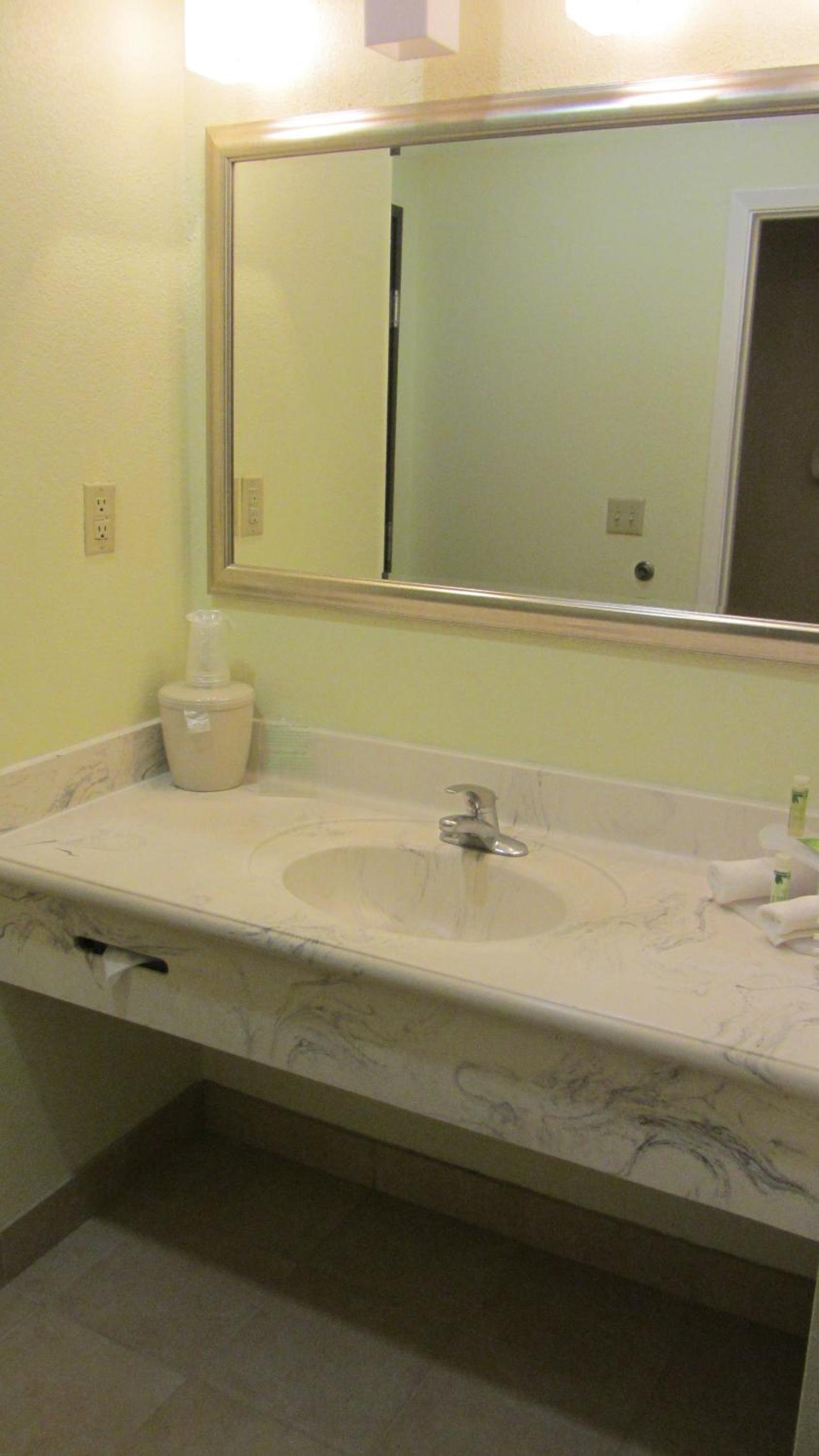 Standard Room - Photo 5