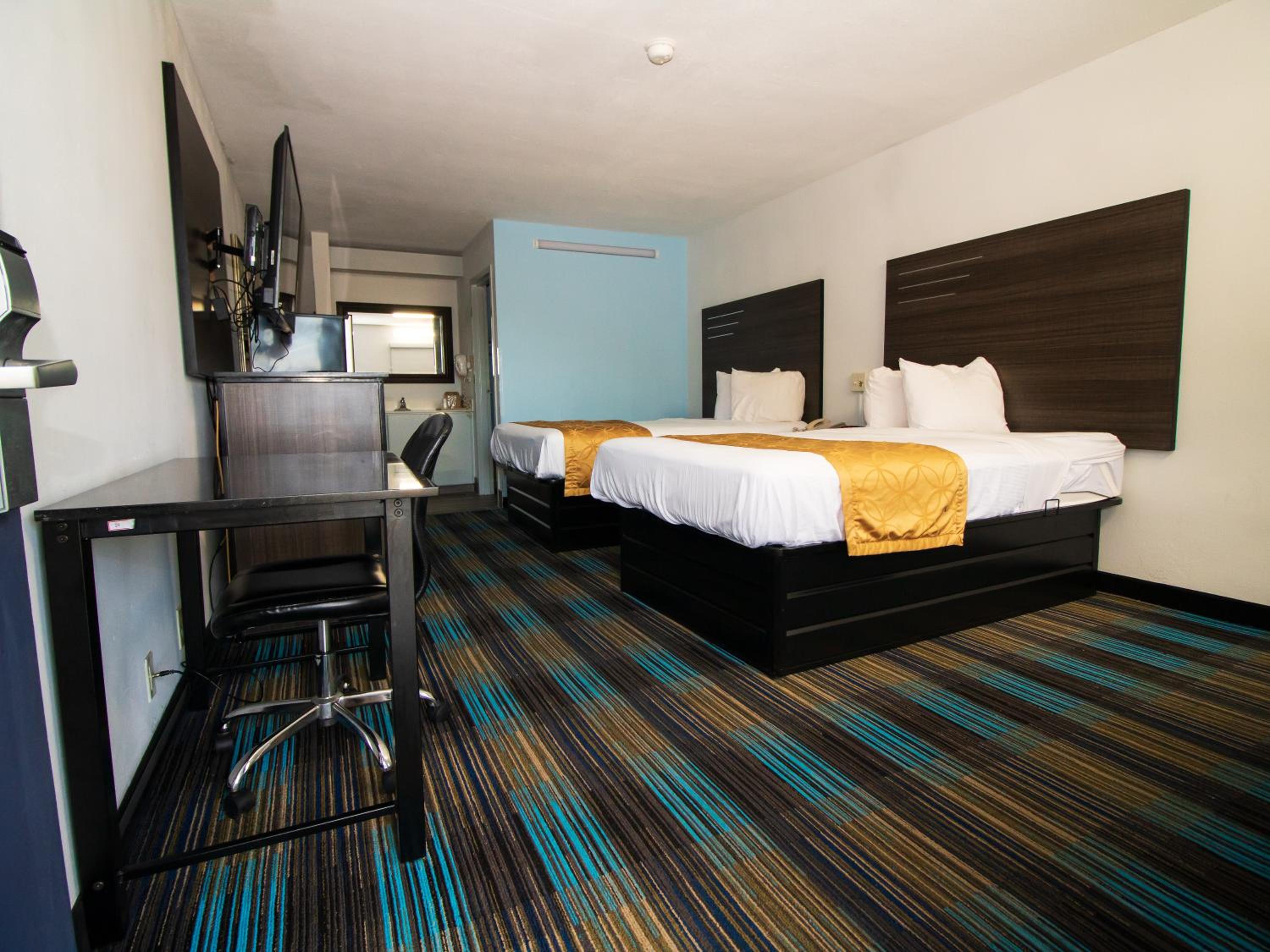 Room with Two Double Beds - Non-Smoking photo 3