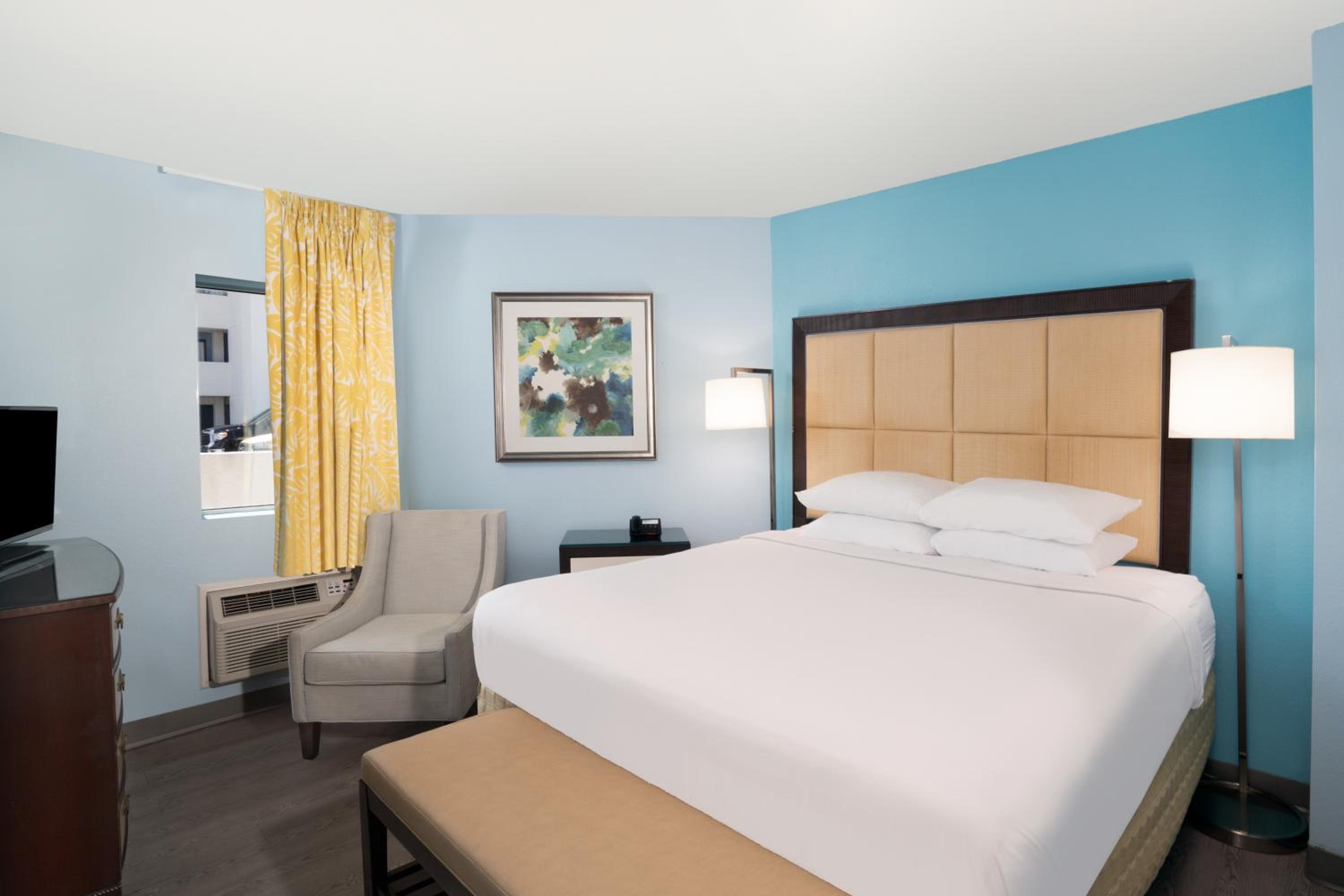 Deluxe Suite 2 Kings - Photo 3