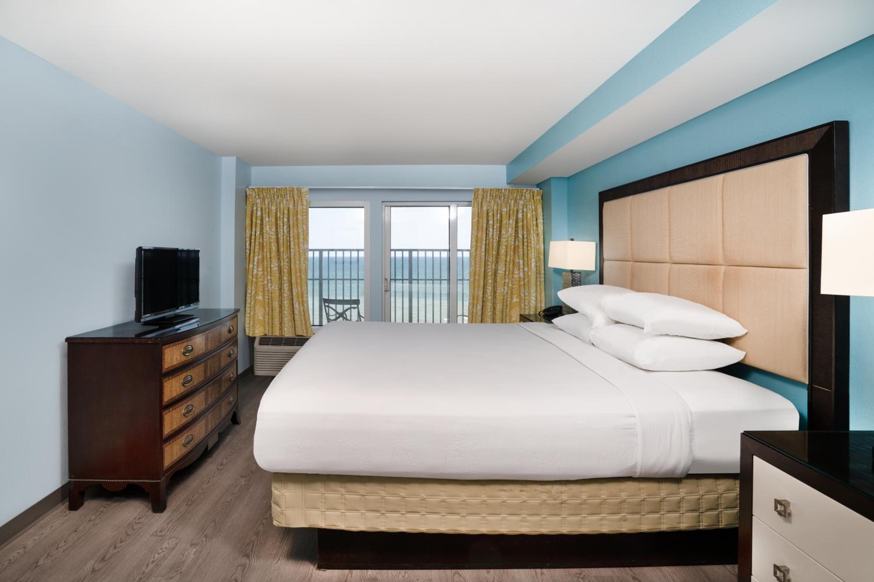 Deluxe Suite Two Kings Oceanfront - Photo 5