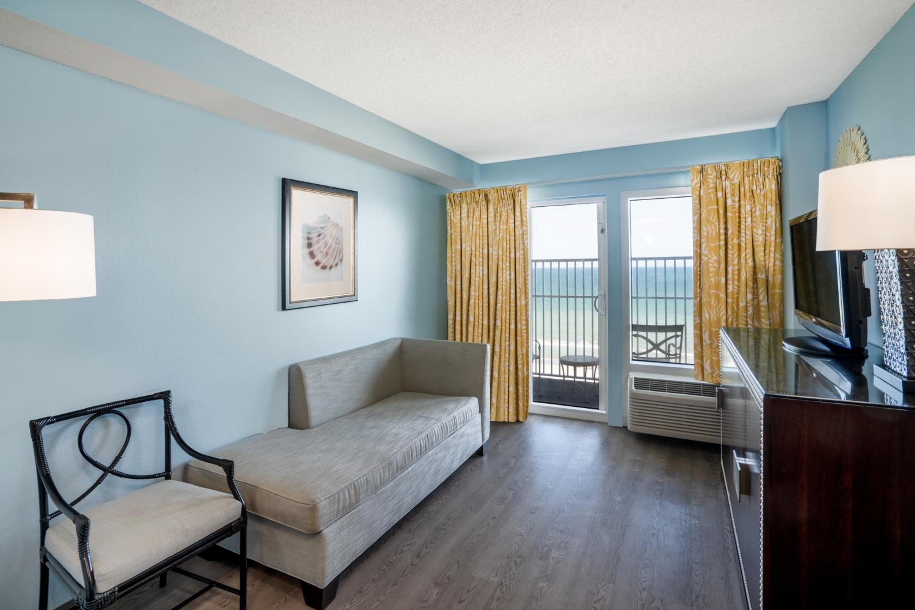 Deluxe Suite King and Full Oceanfront photo 2