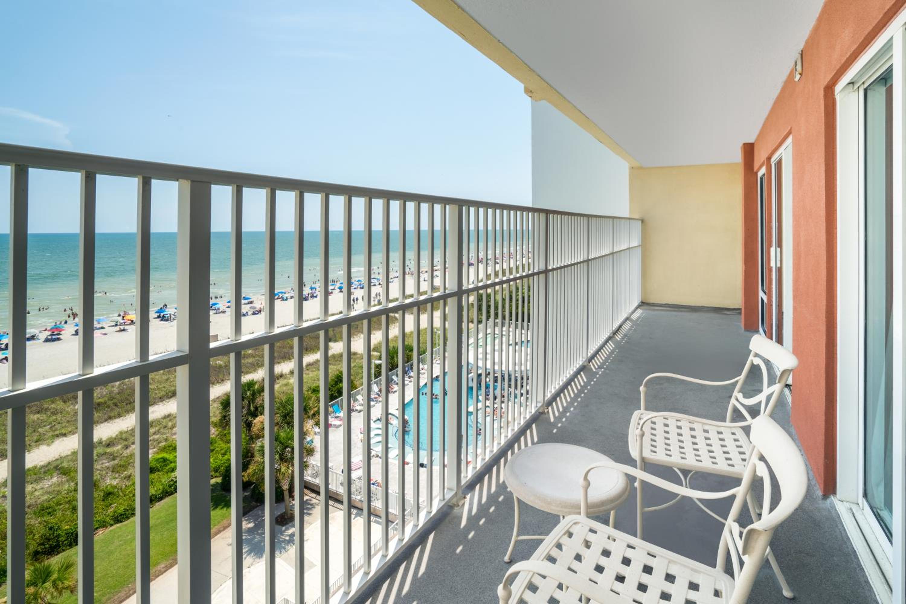 Deluxe Suite Two Kings Oceanfront - Photo 3