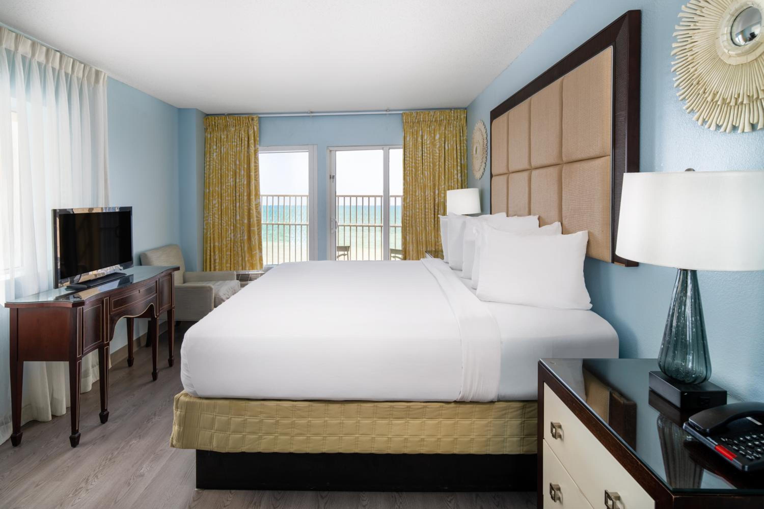 Oceanfront Suite King - Photo 1