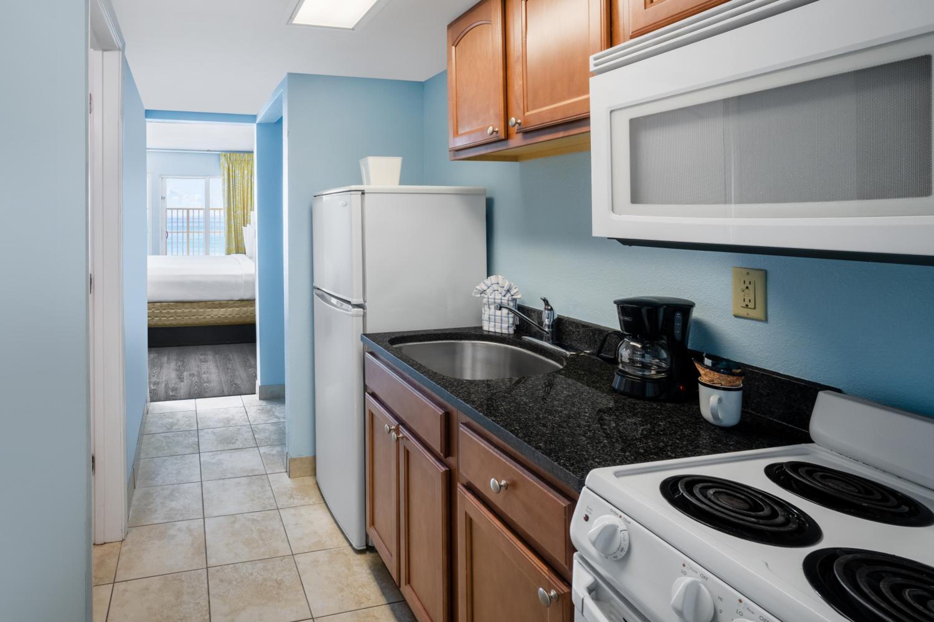Oceanfront Suite King - Photo 2