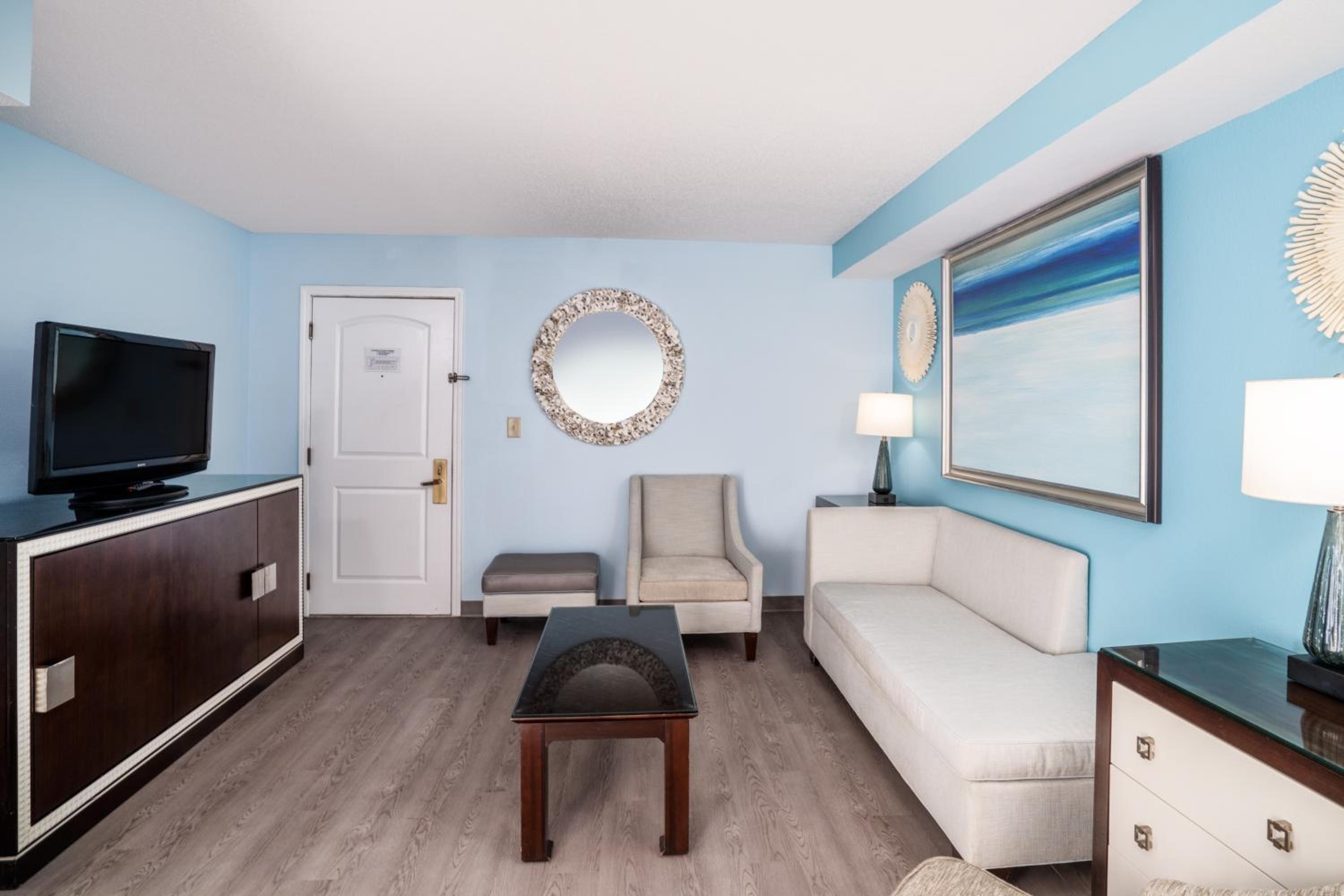 Oceanfront Suite King - Photo 6