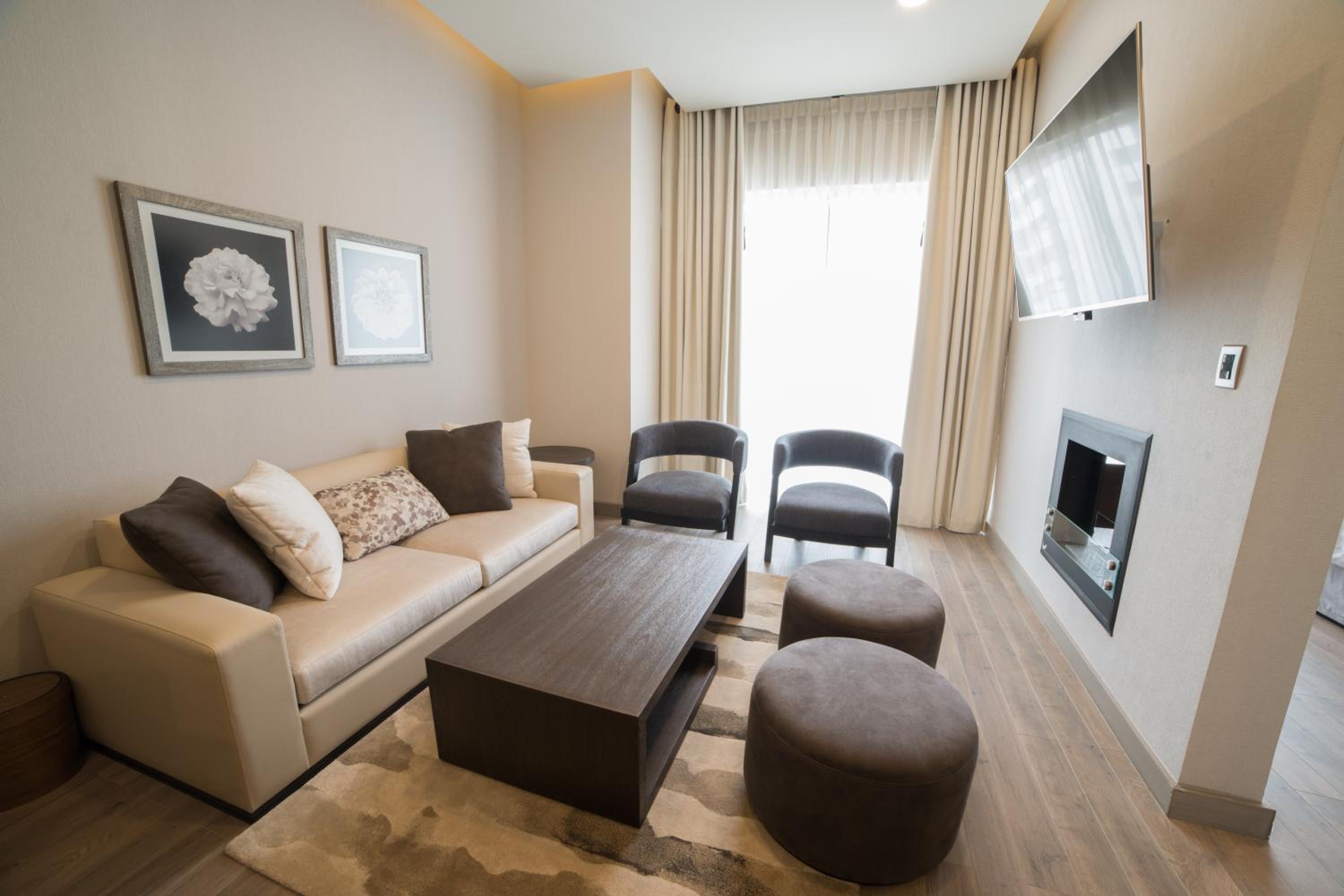 Deluxe Suite photo 3