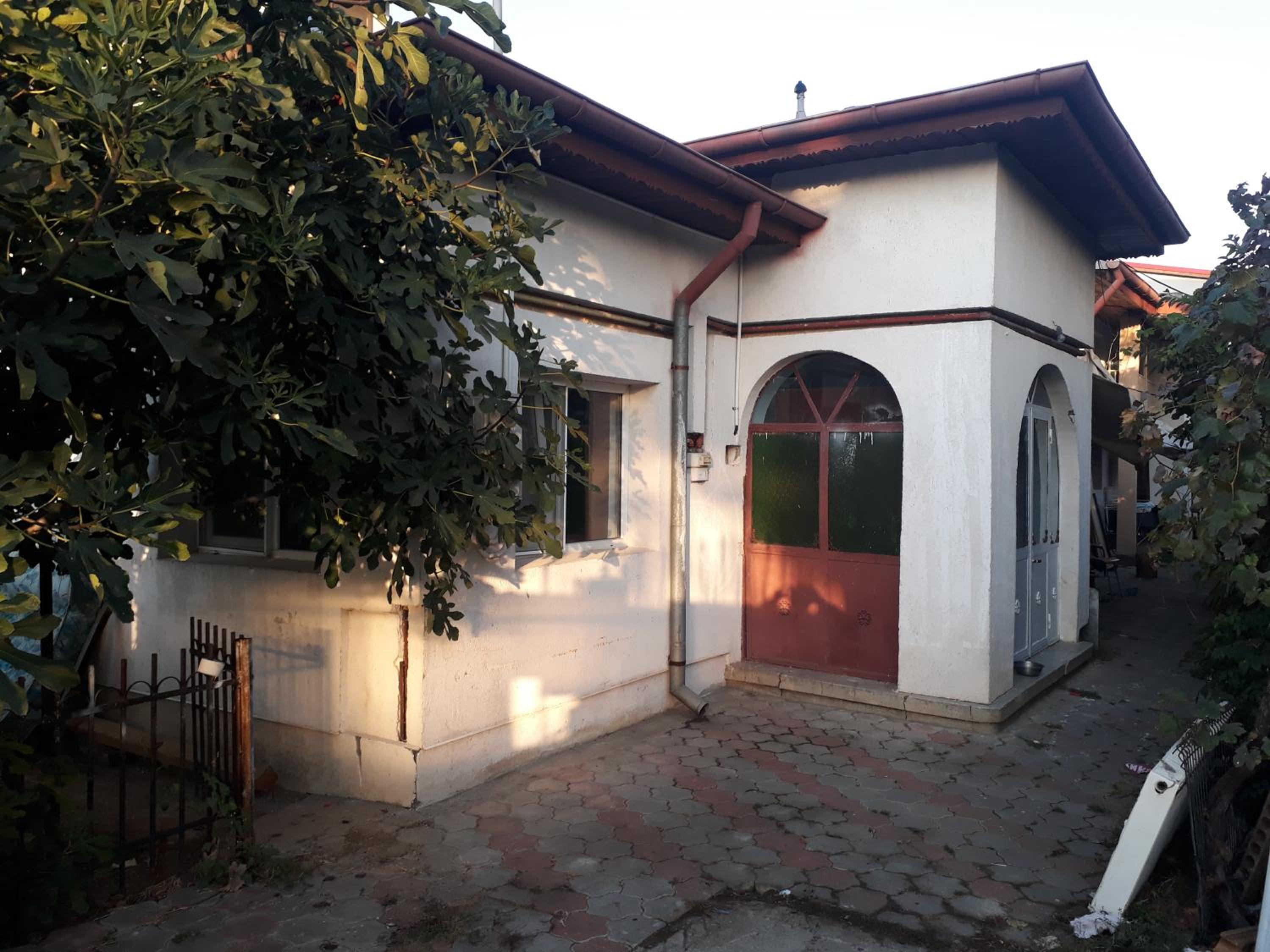 Two-Bedroom House - Photo 16