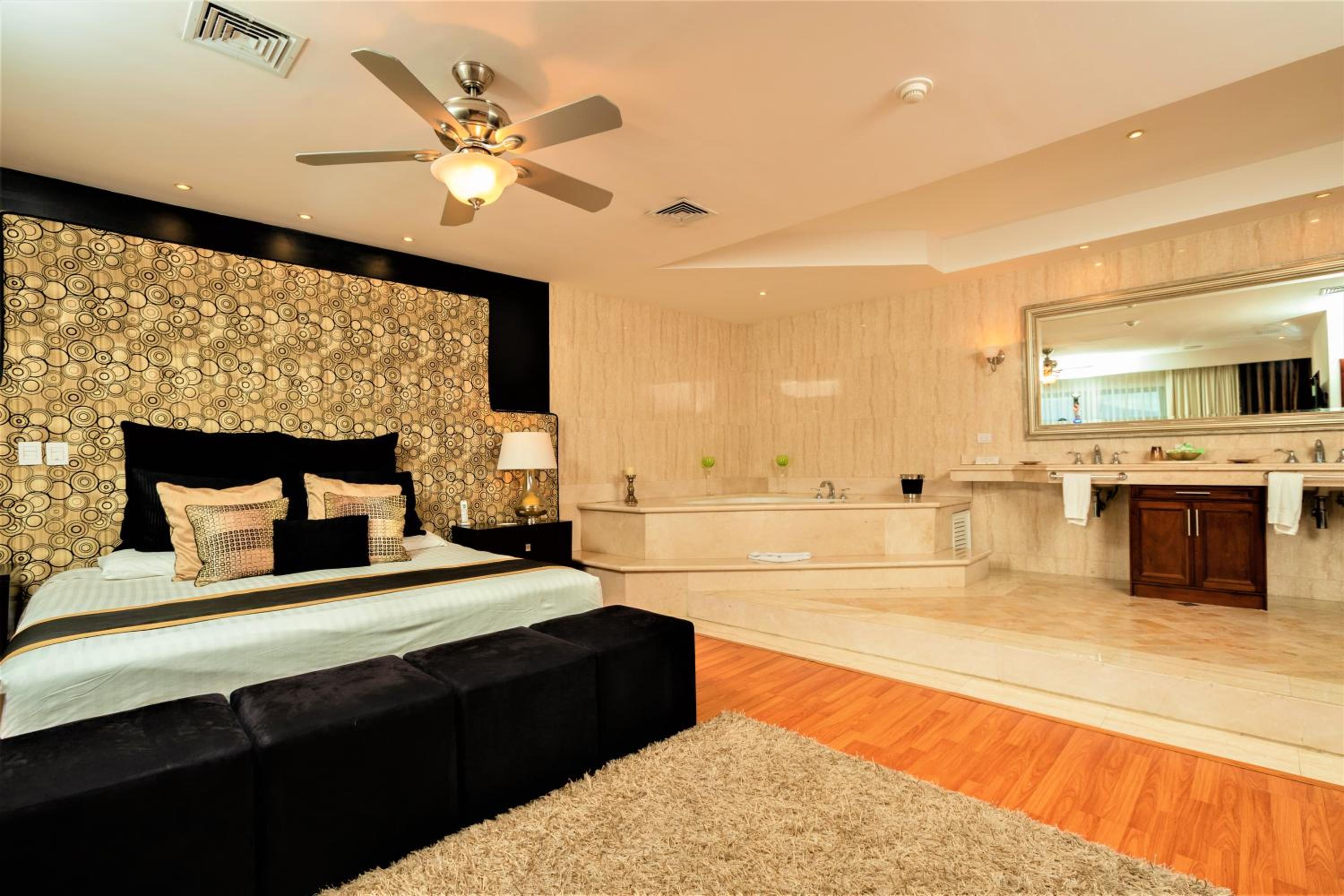 Master Suite - Photo 16