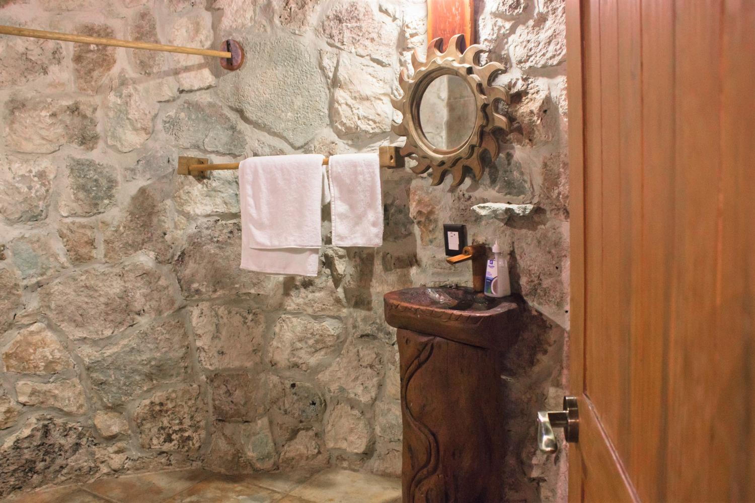 One-Bedroom Cottage - Photo 4