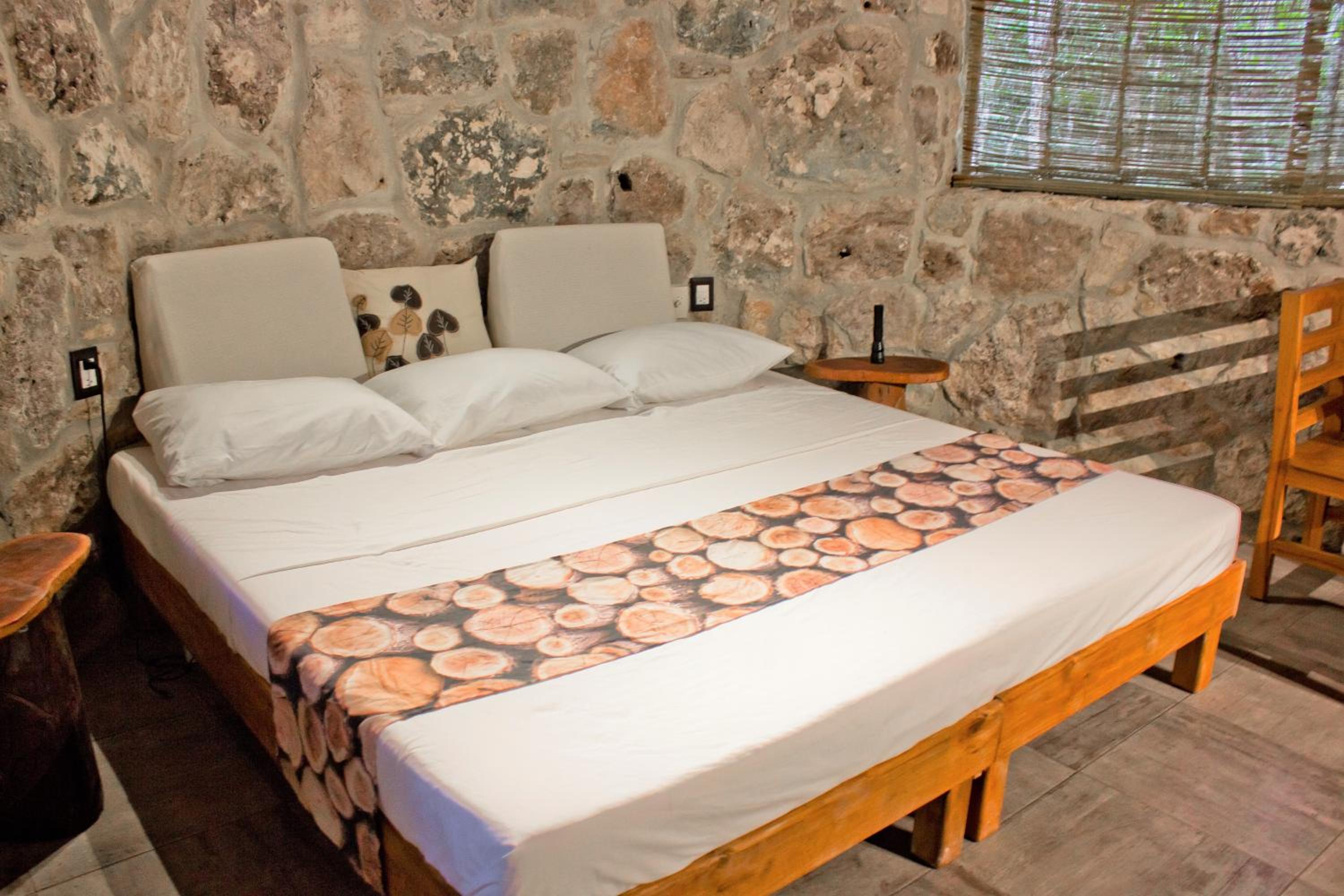 One-Bedroom Cottage - Photo 2
