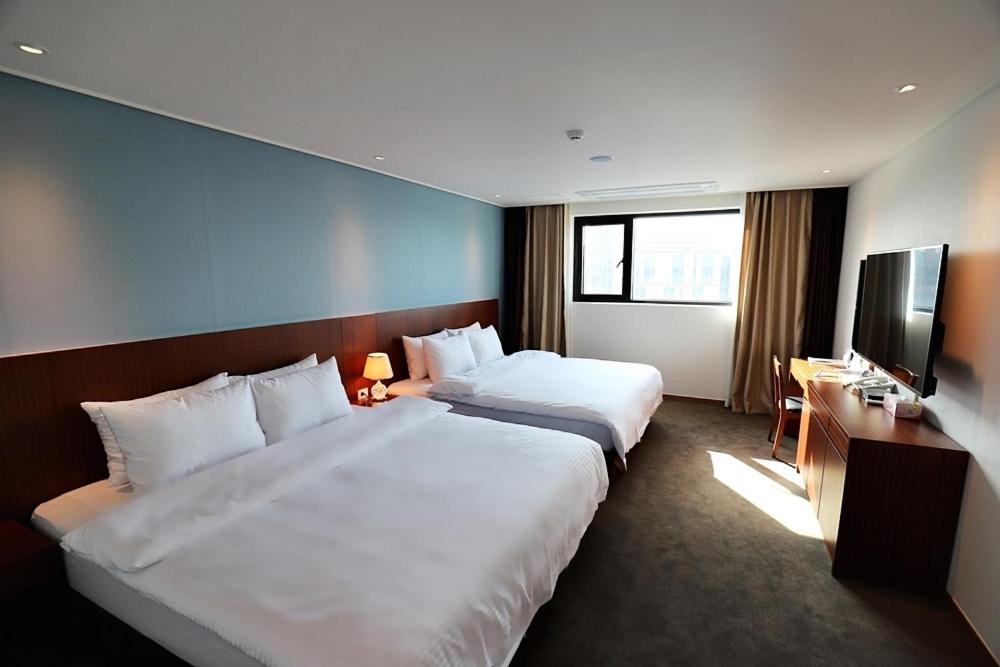 King Suite with Ocean View photo 1