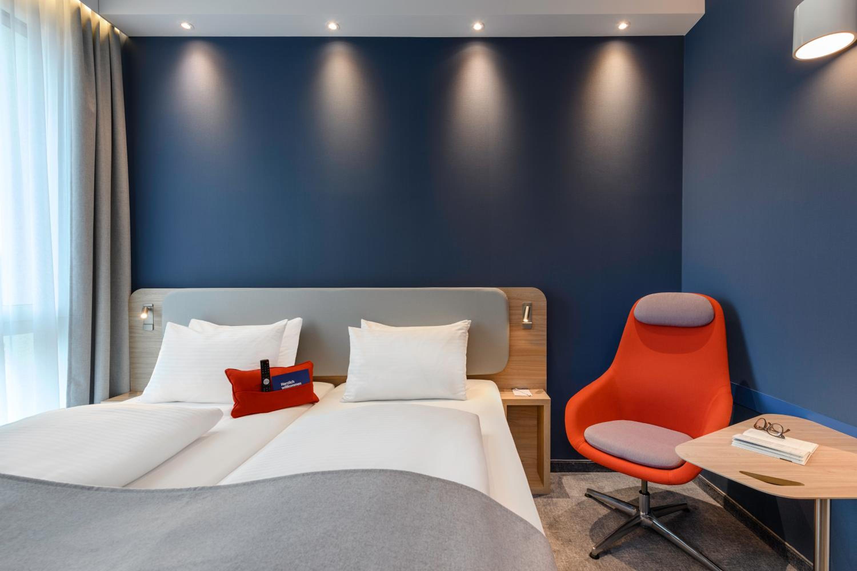 Standard Twin Room - Photo 1