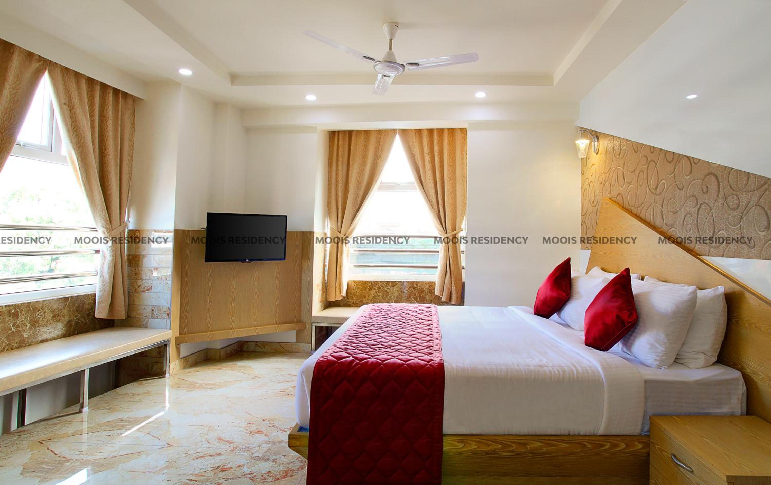Deluxe Room - Photo 5