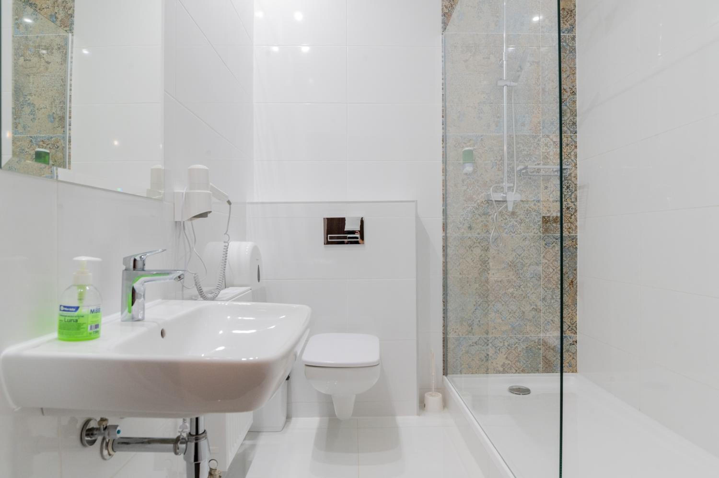 Comfort Triple Room with Shower - Photo 2