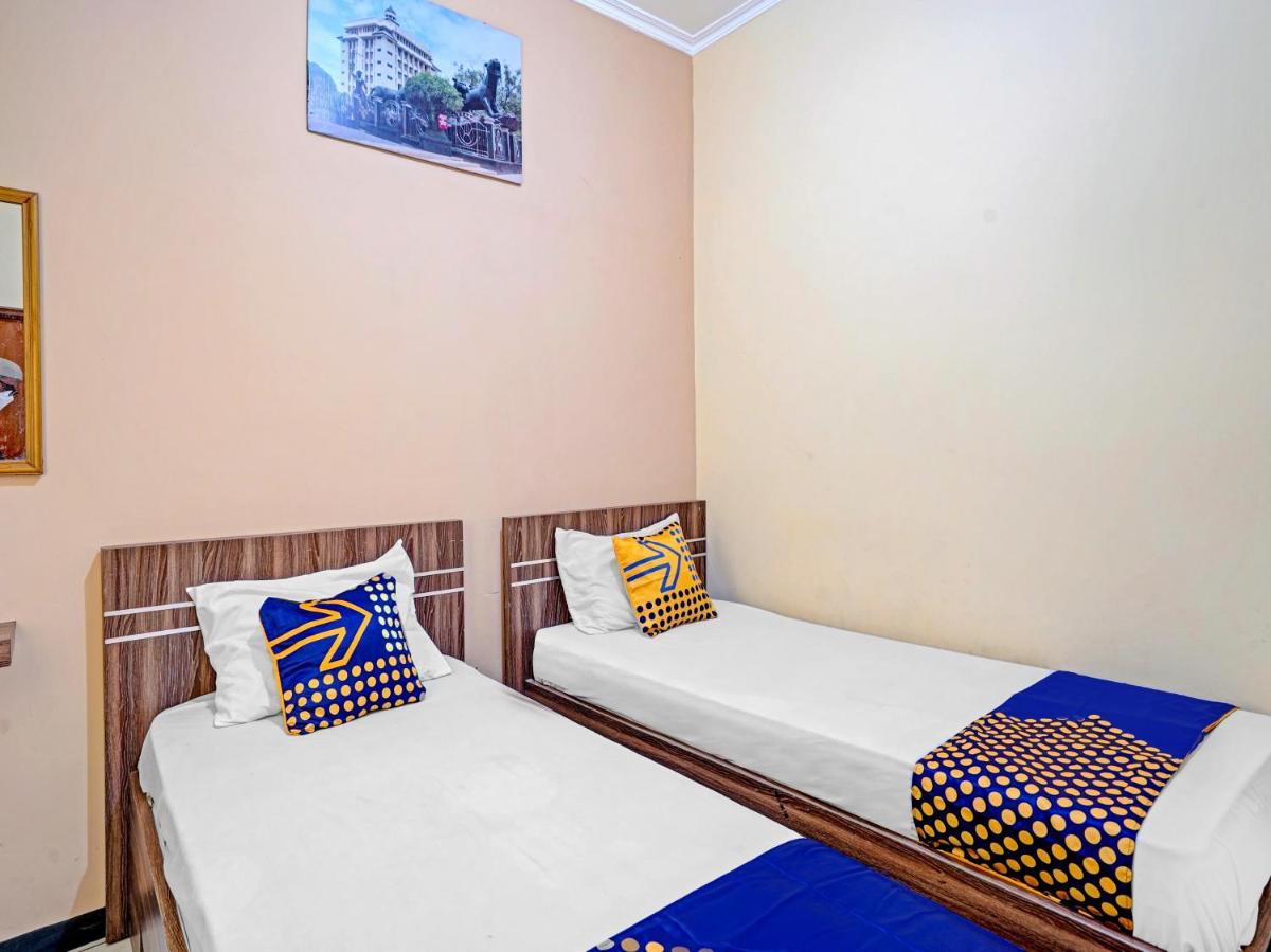 Small Twin Room photo 2