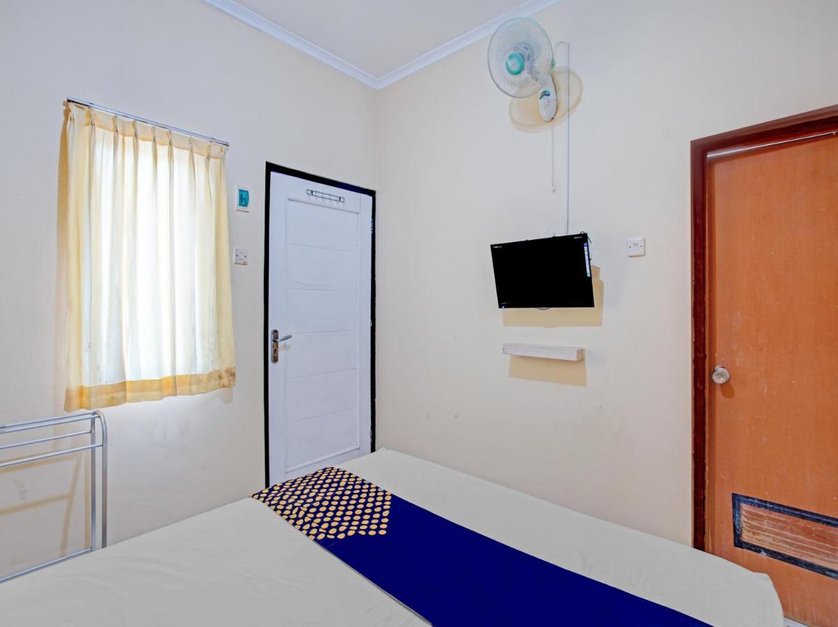 Budget Double Room photo 3