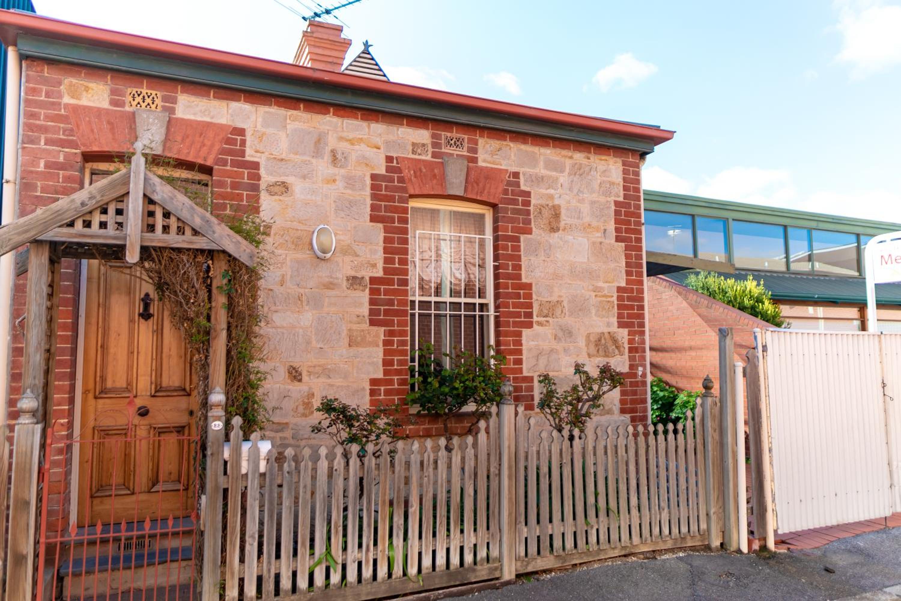 Chapel Two-Bedroom Cottage (22 Chapel Street, North Adelaide)