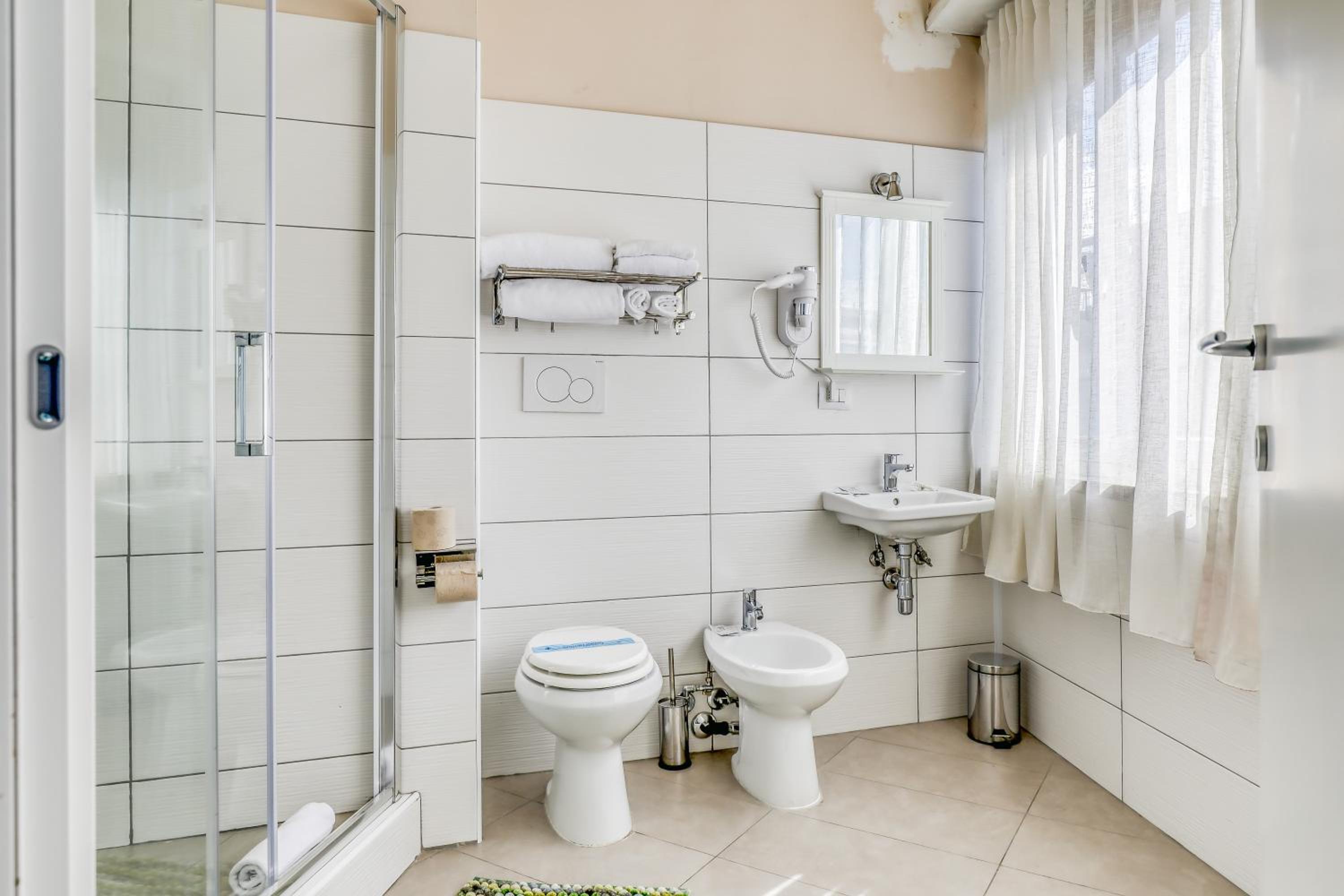 Double or Twin Room photo 3
