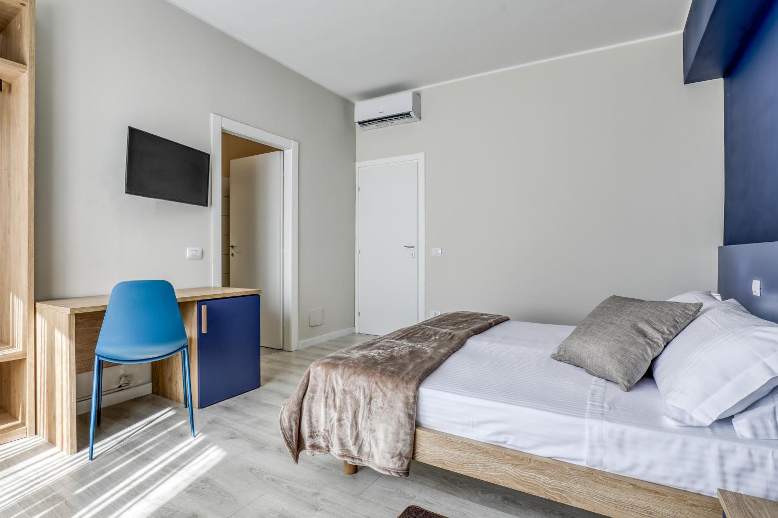 Double or Twin Room photo 3