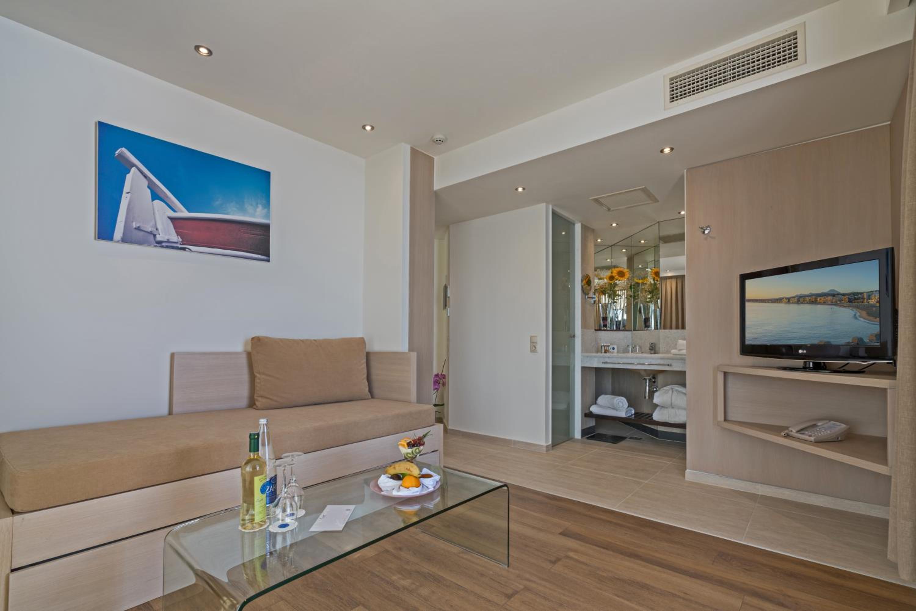 Deluxe Suite with Sea View