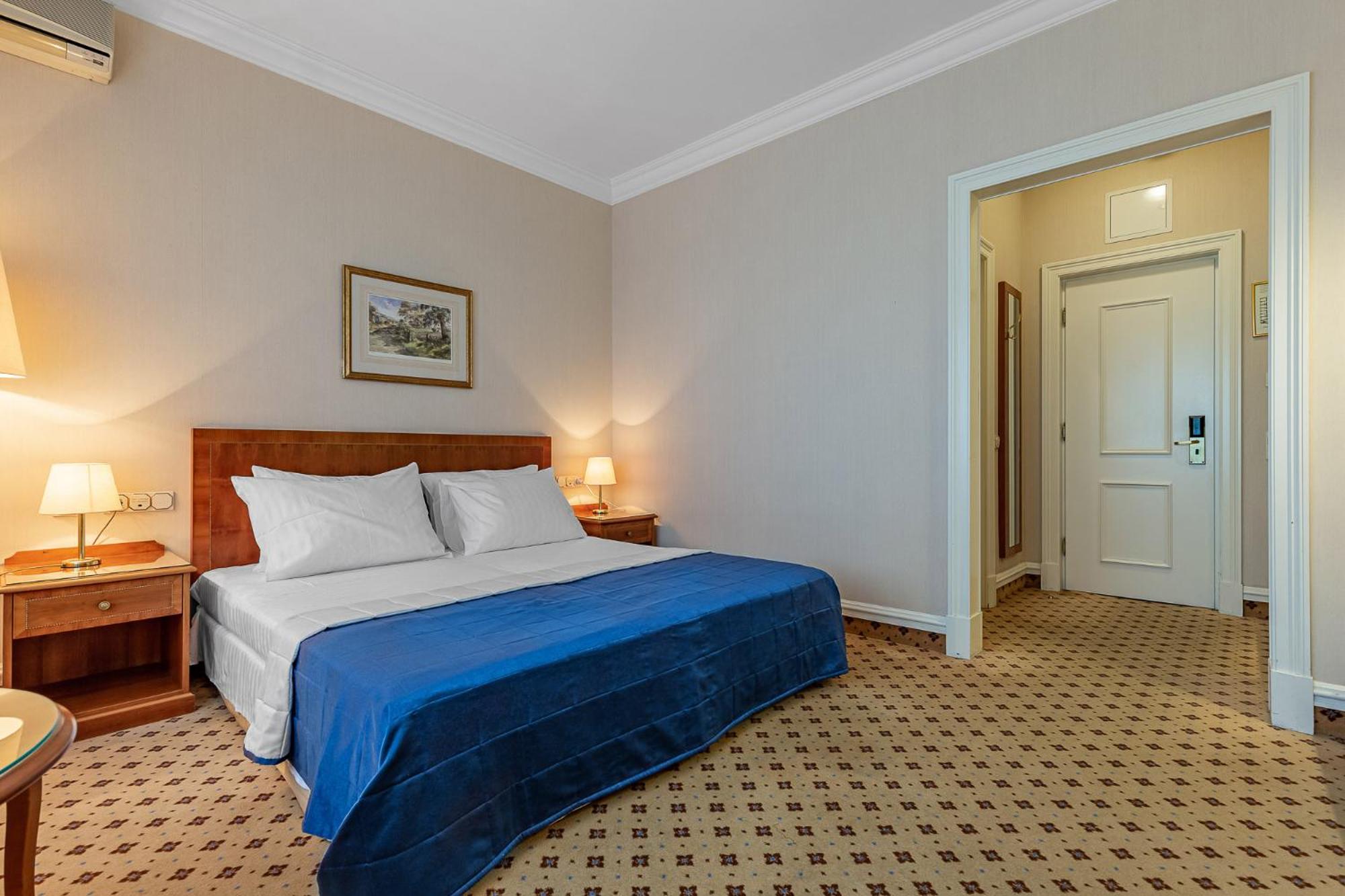 Standard Double or Twin Room photo 2