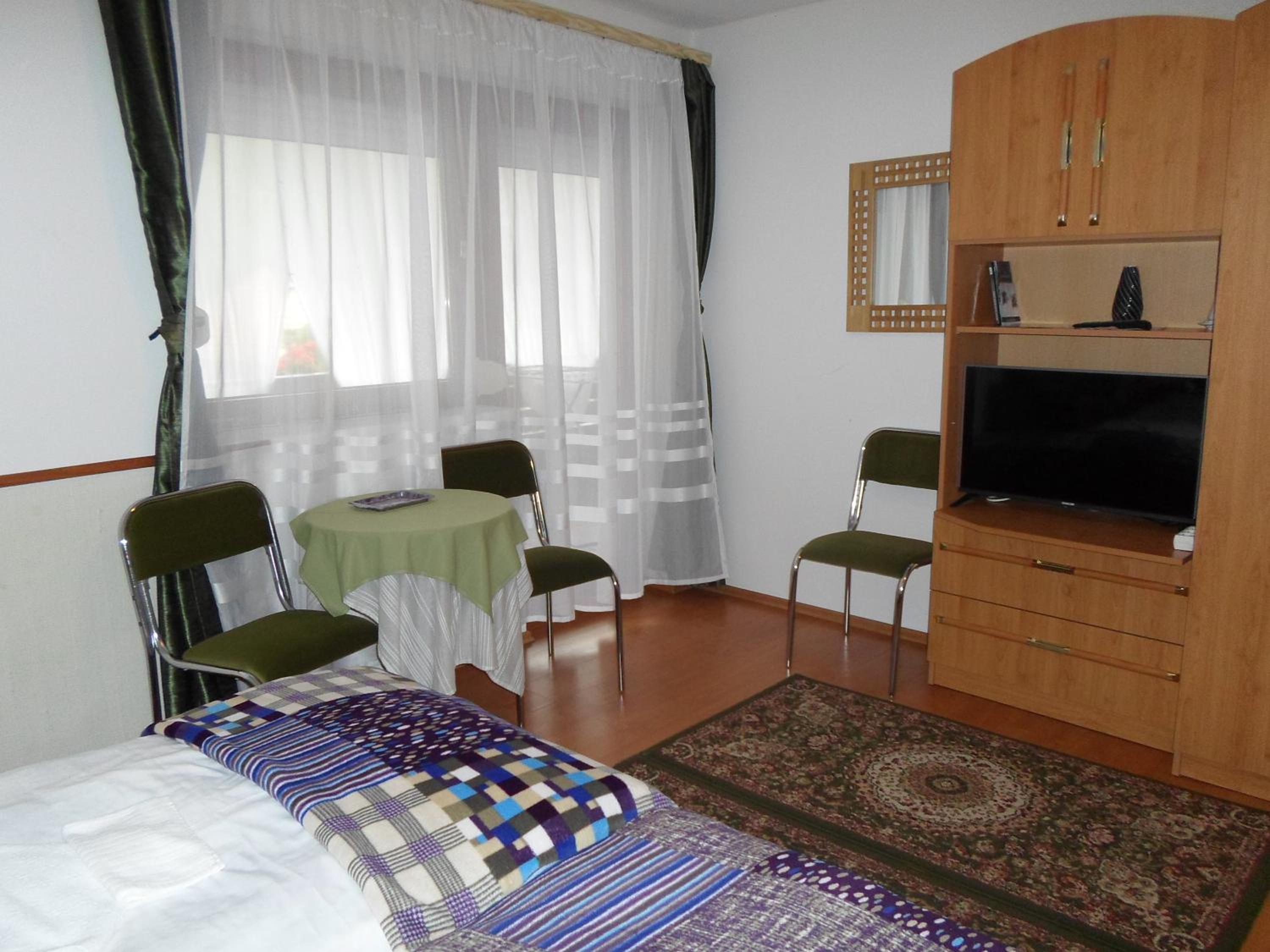 Family Room with Balcony photo 1