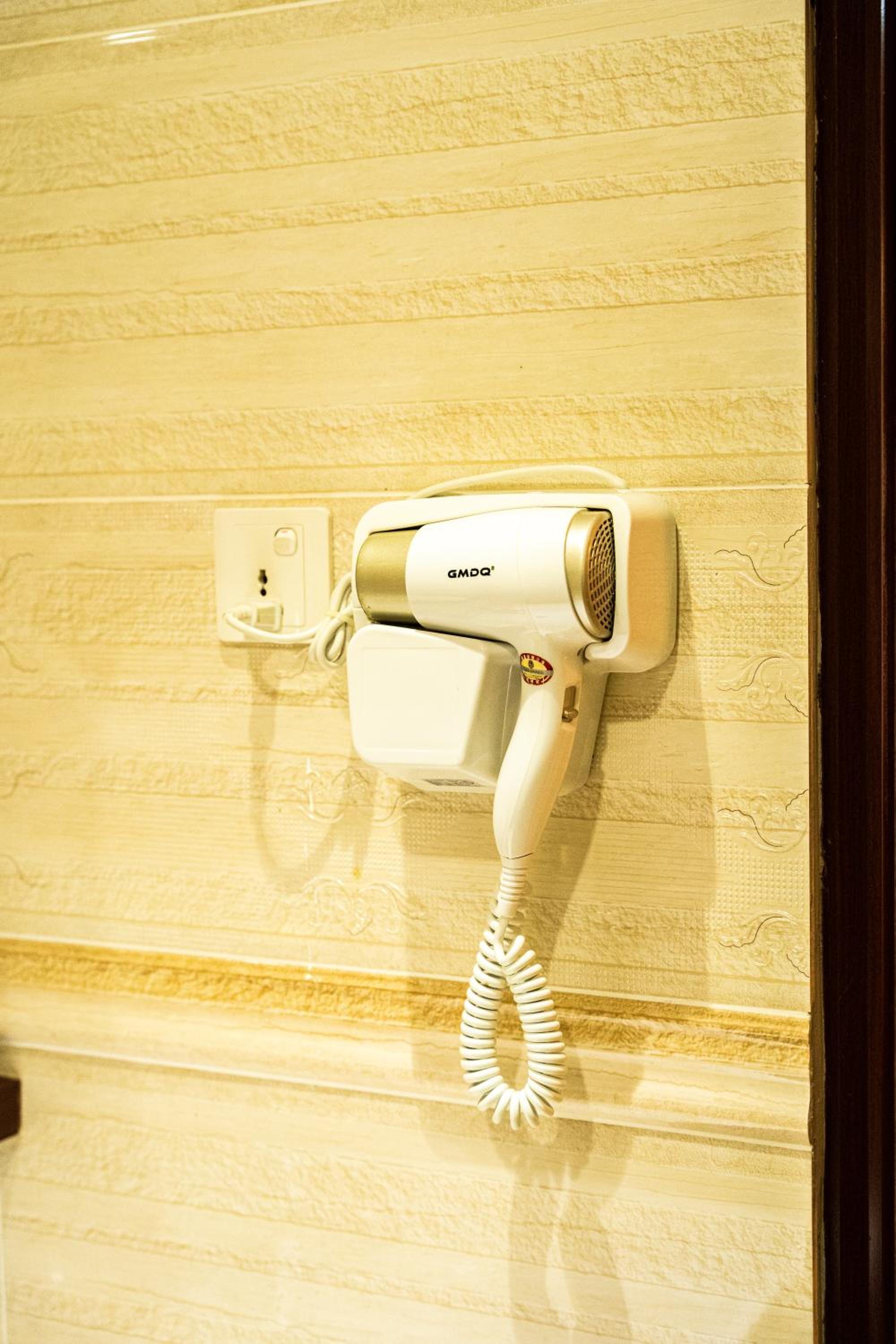 Family Room with Shower, photo 7