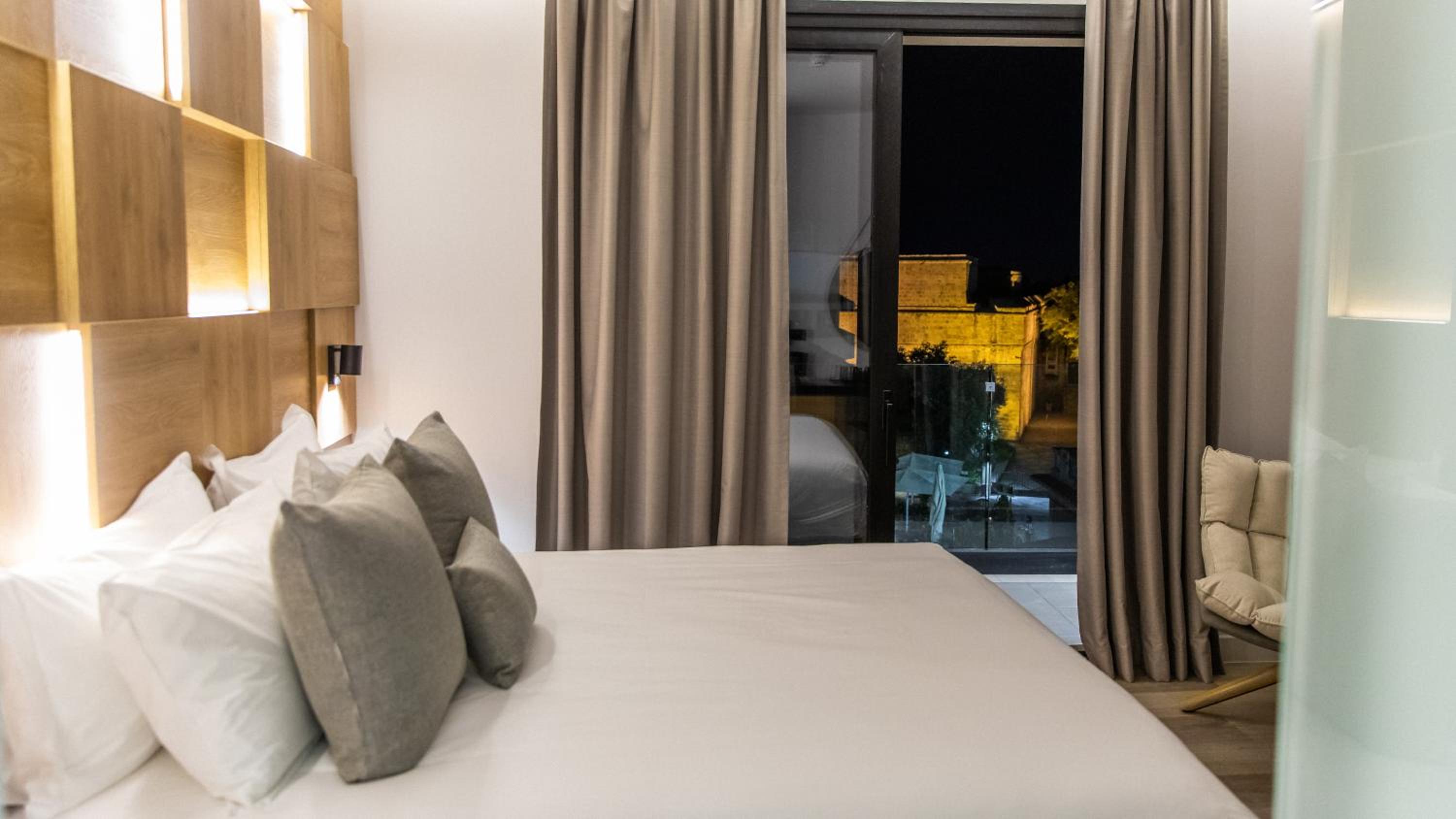 Castle View Room - Photo 8