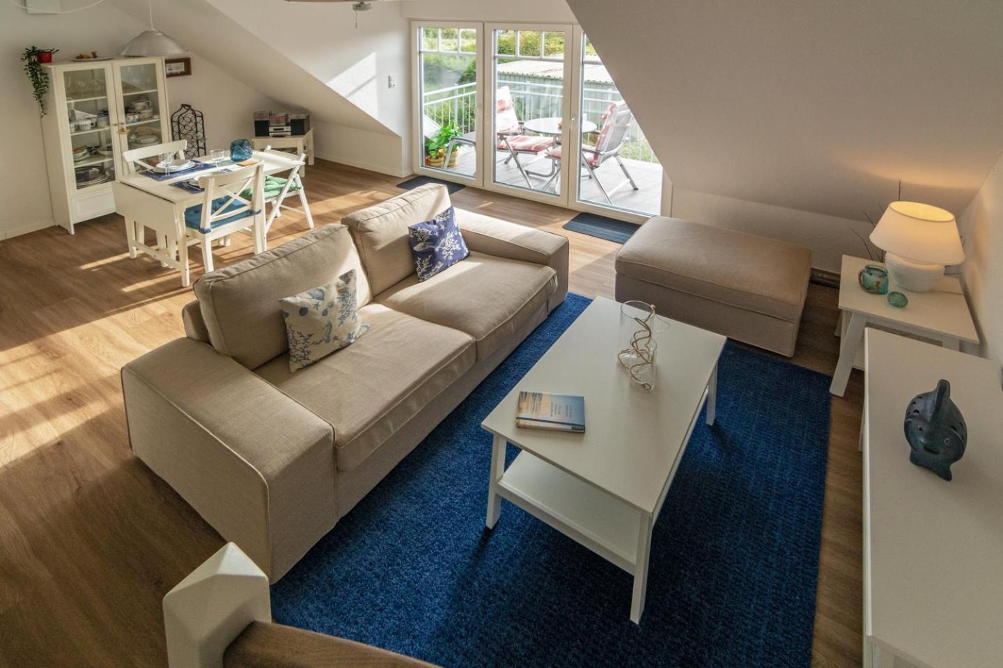 Apartment with Balcony photo 1