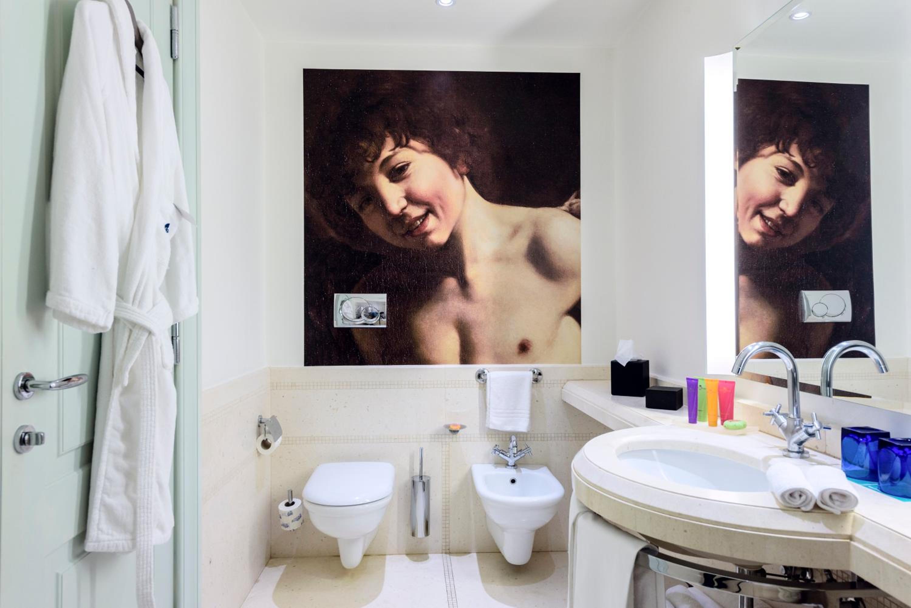 Junior King Suite thumbnail 5